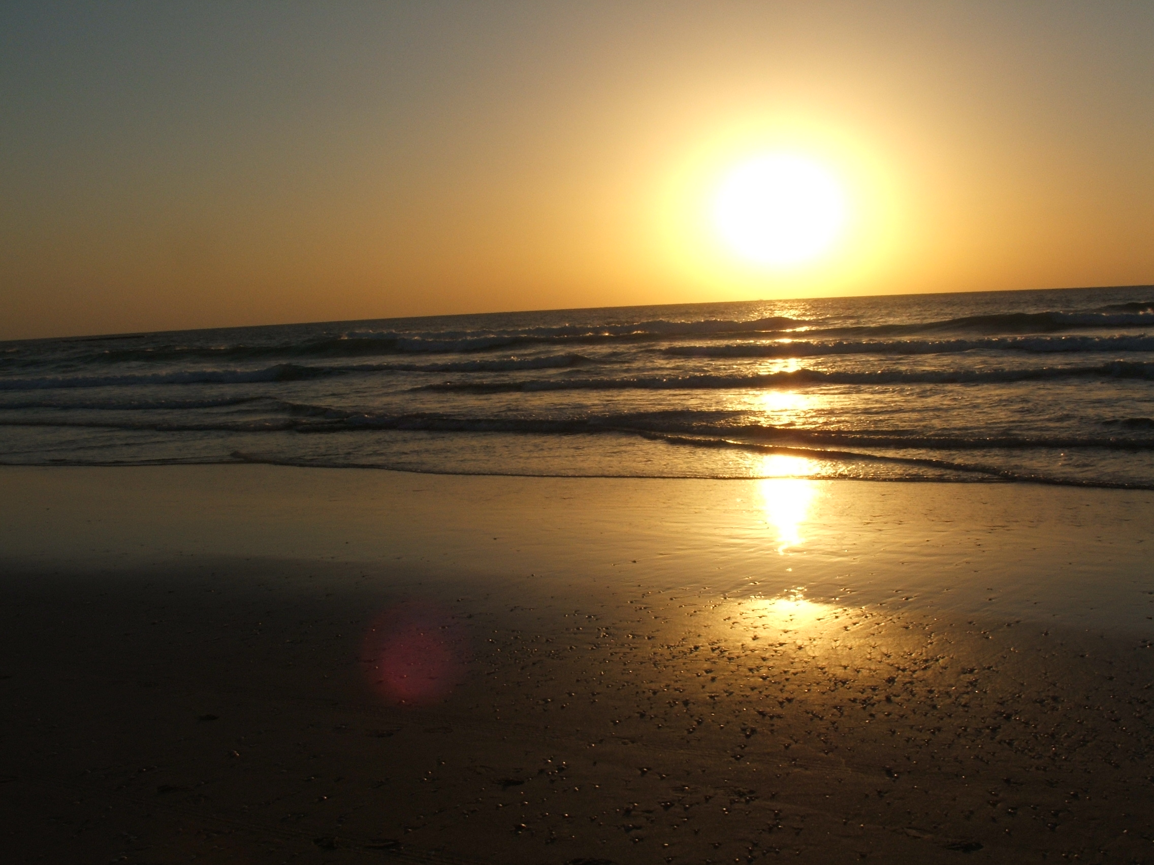 File:Sunset on the beach.JPG - Wikimedia Commons