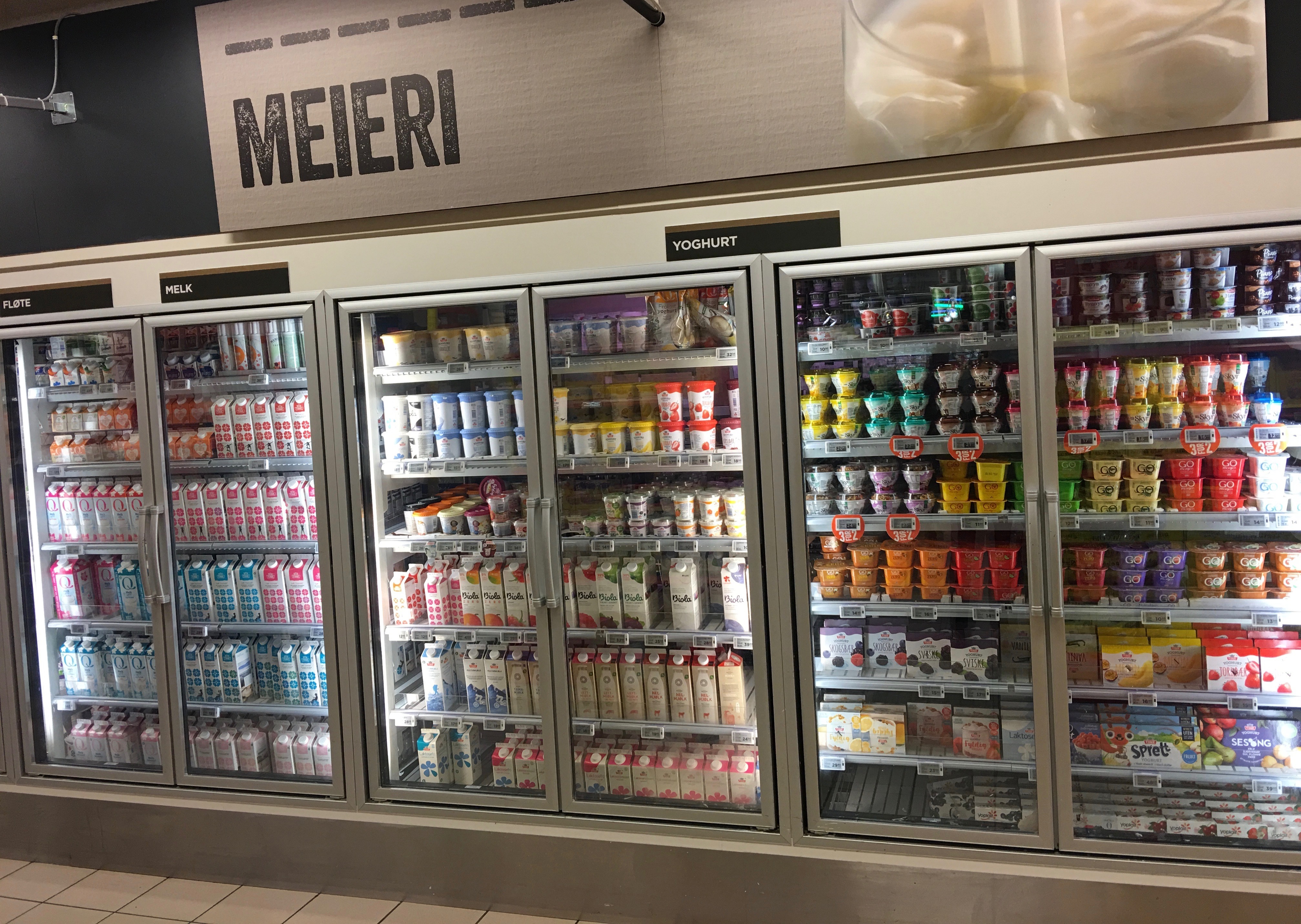 File:Meny Supermarket at Bergen Storsenter, Norway milk yoghurt milk ...