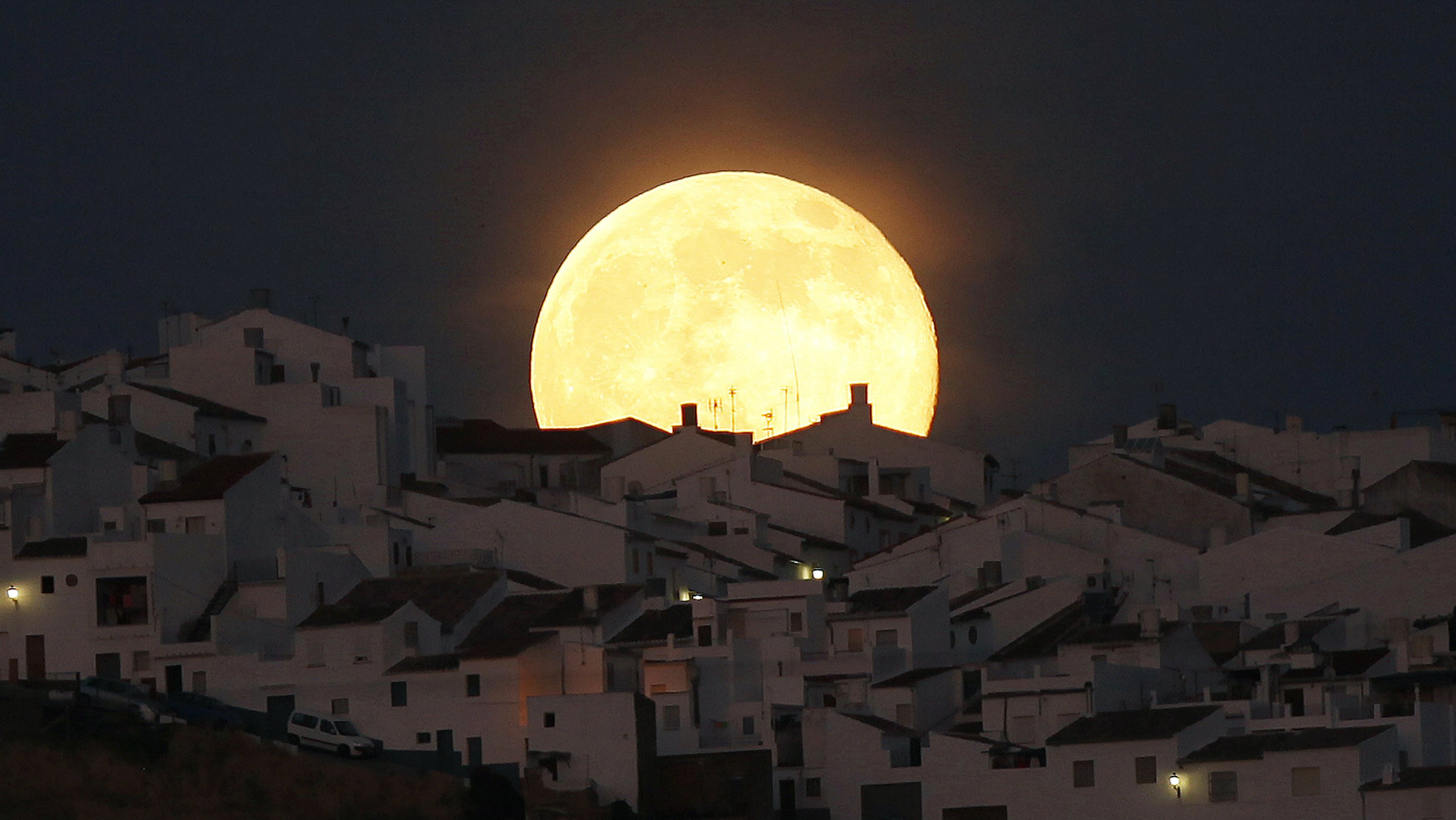 The next supermoon on Jan. 1 could kill you — Quartz
