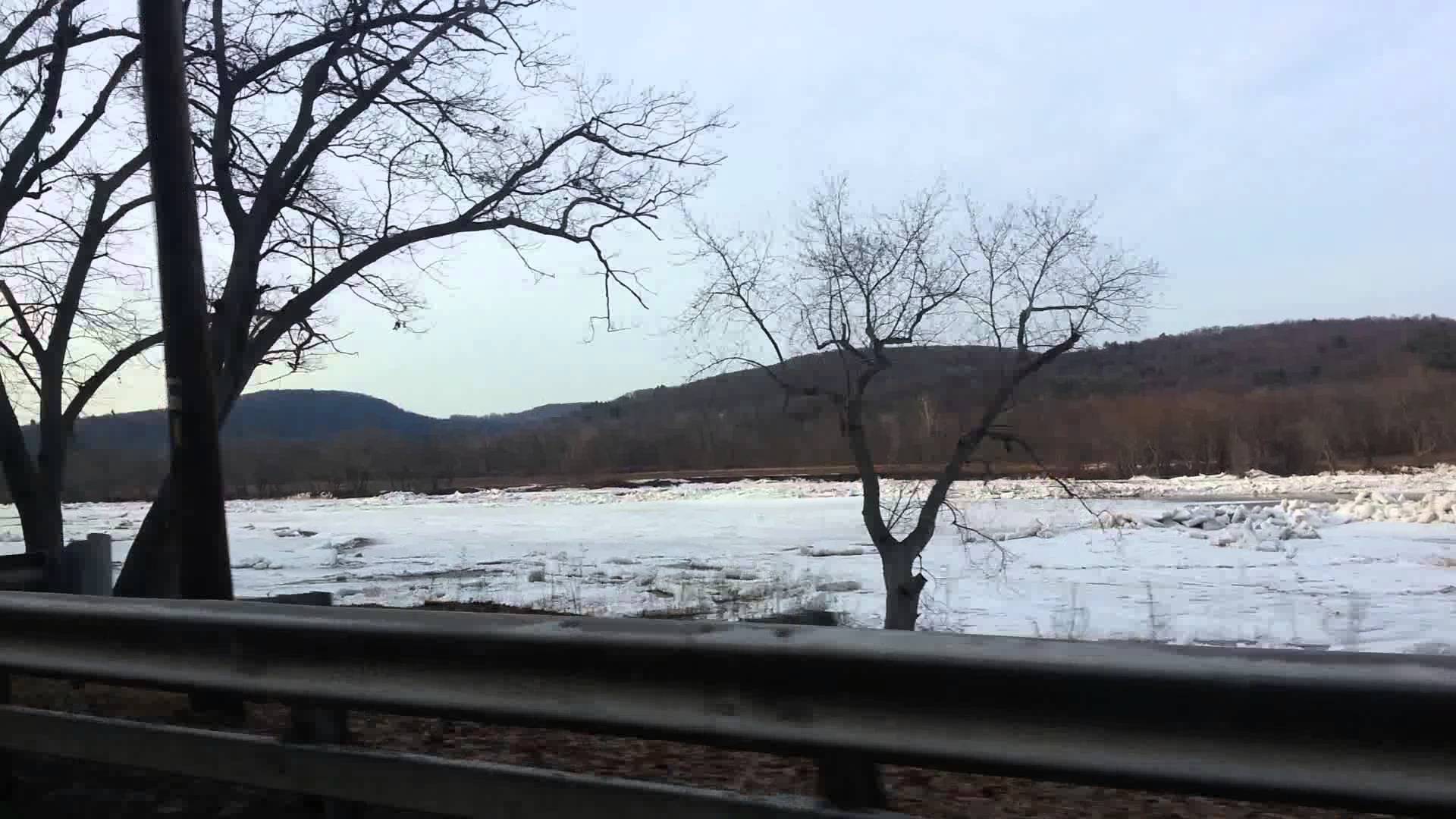 Susquehanna River at Harding PA Ice Jam - YouTube