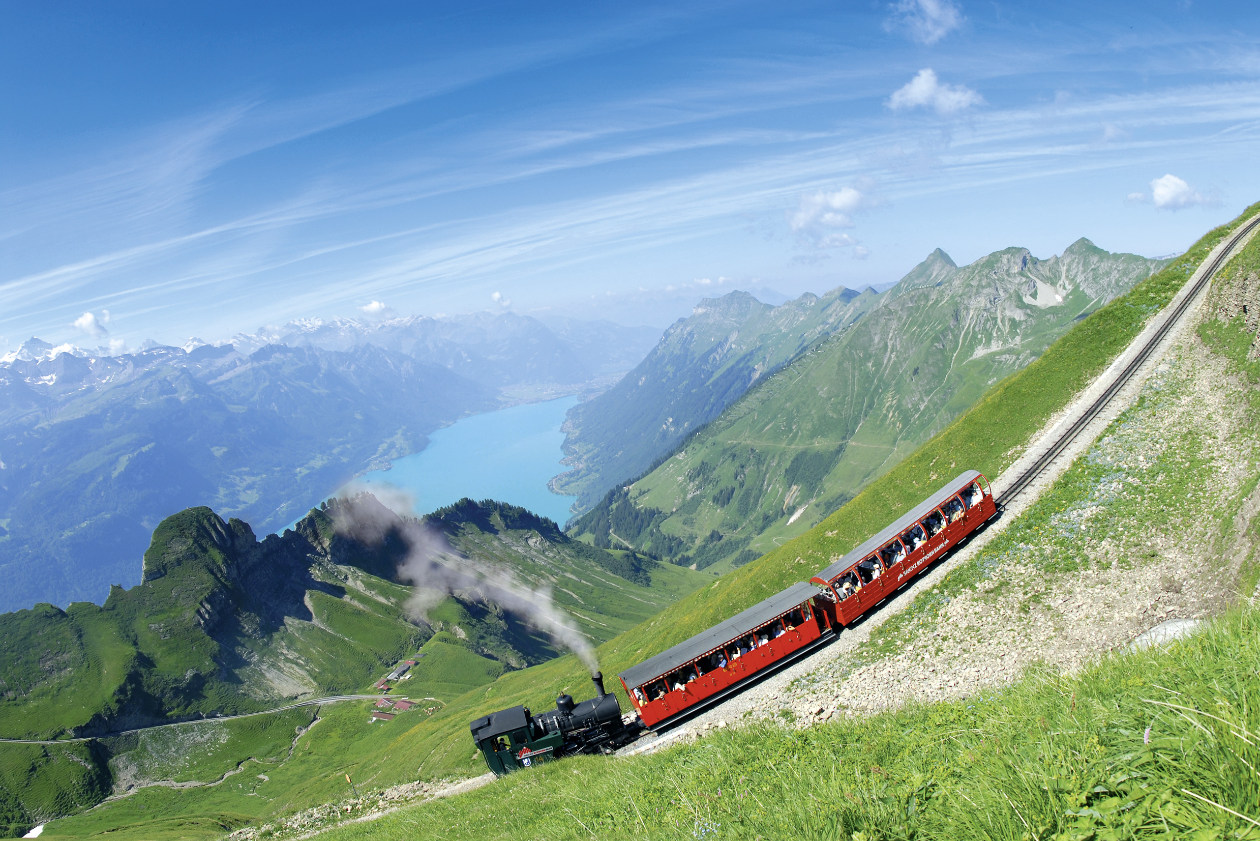 Panoramic Switzerland: Sights and Insights •