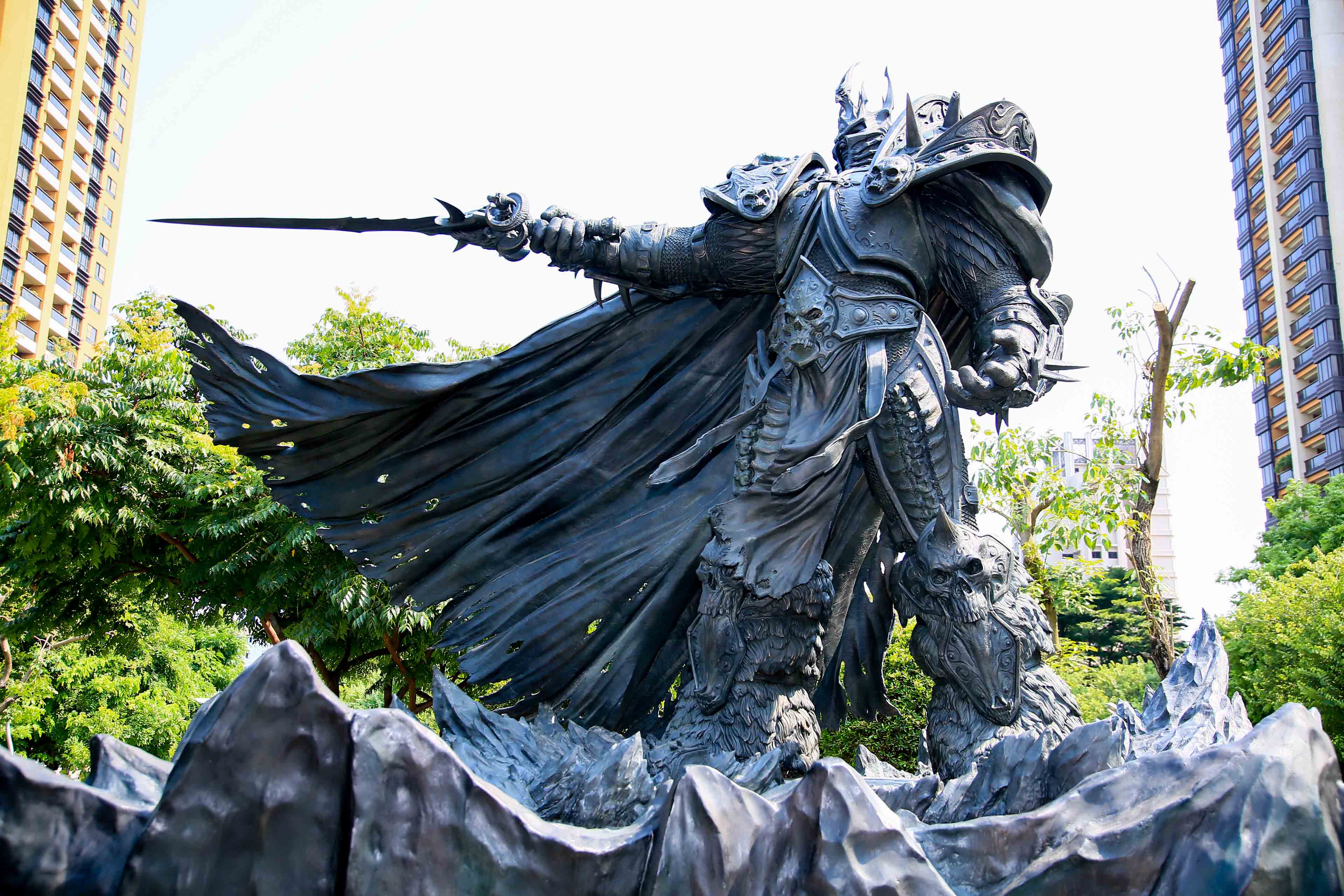Taiwan gets a giant bronze statue of Arthas, the Lich King - GameAxis