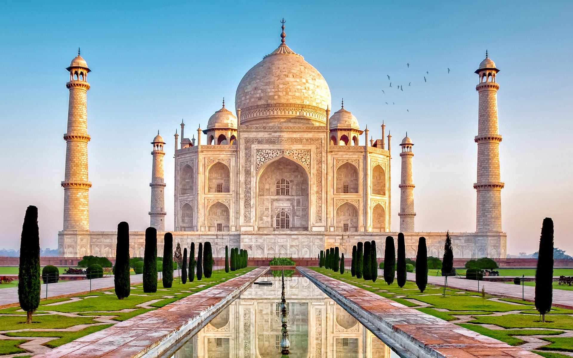 Taj Mahal - AmazingPlaces.com