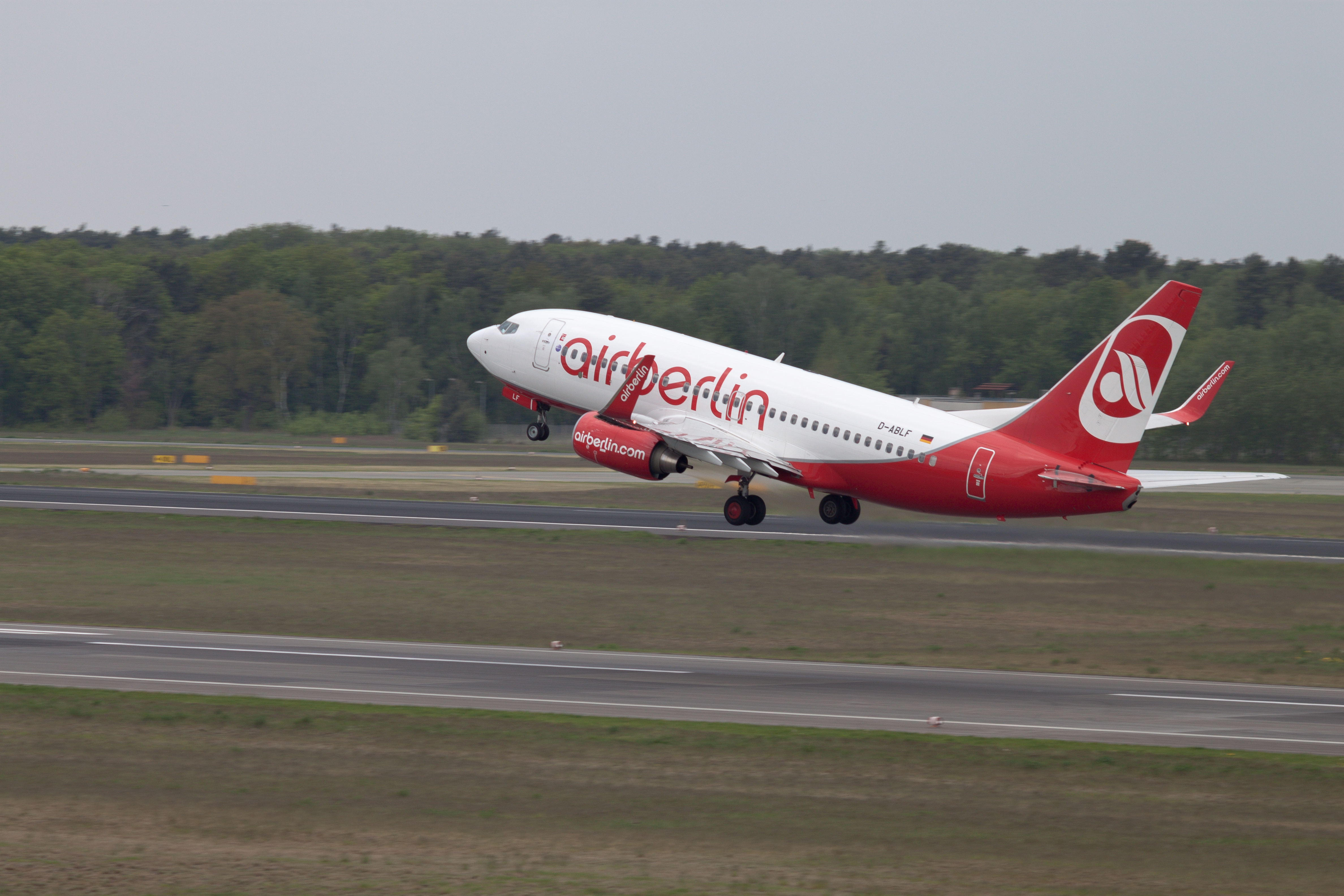 File:Air Berlin Boeing-737 taking-off 02.jpg - Wikimedia Commons
