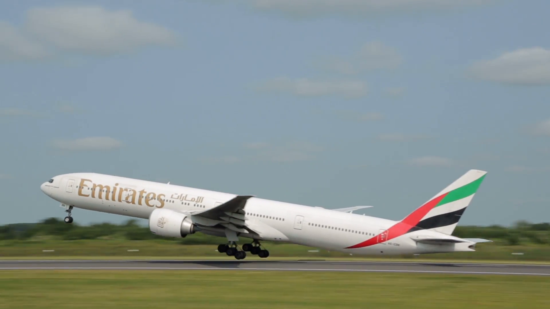 Plane taking off, emirates boeing 777 Stock Video Footage - Videoblocks