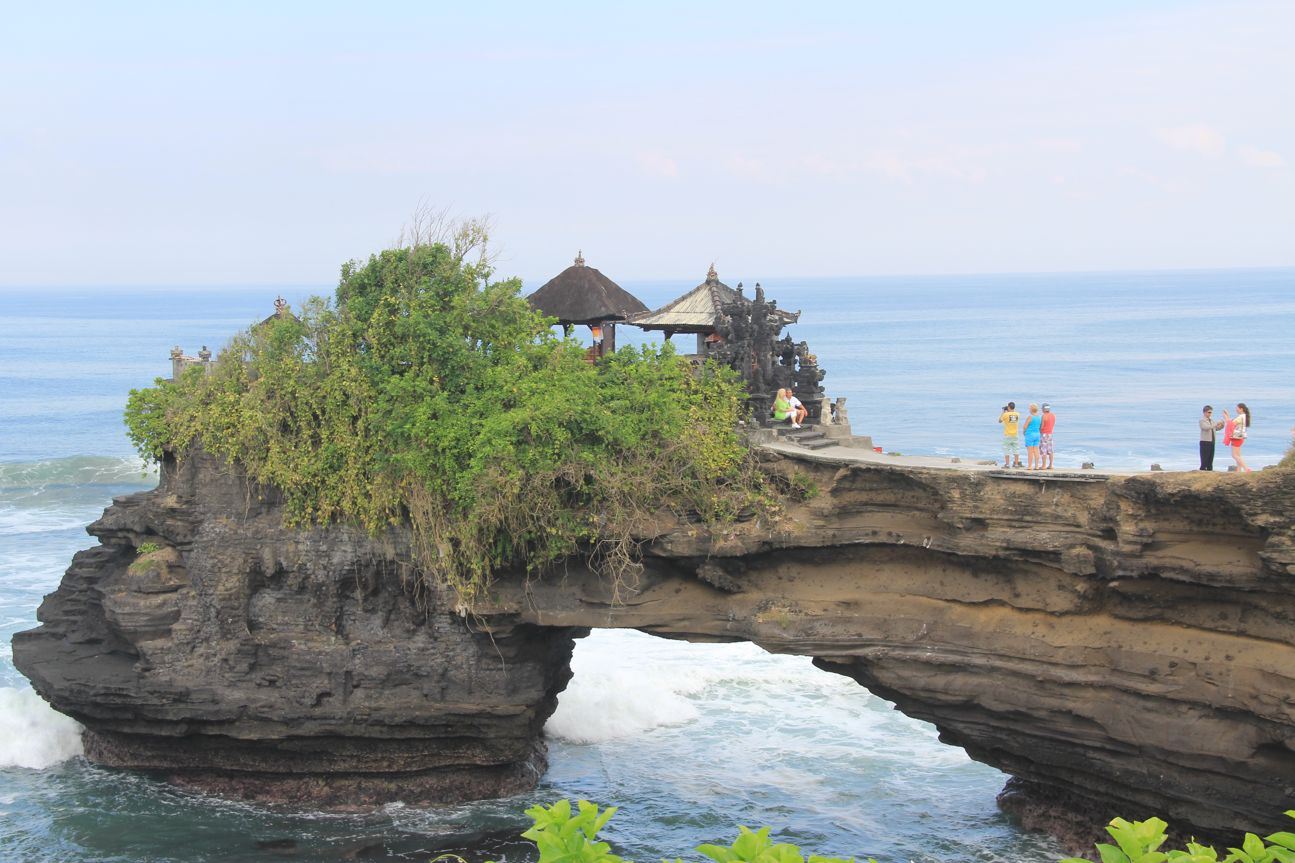 File:Bali pura tanah lot.jpg - Wikimedia Commons