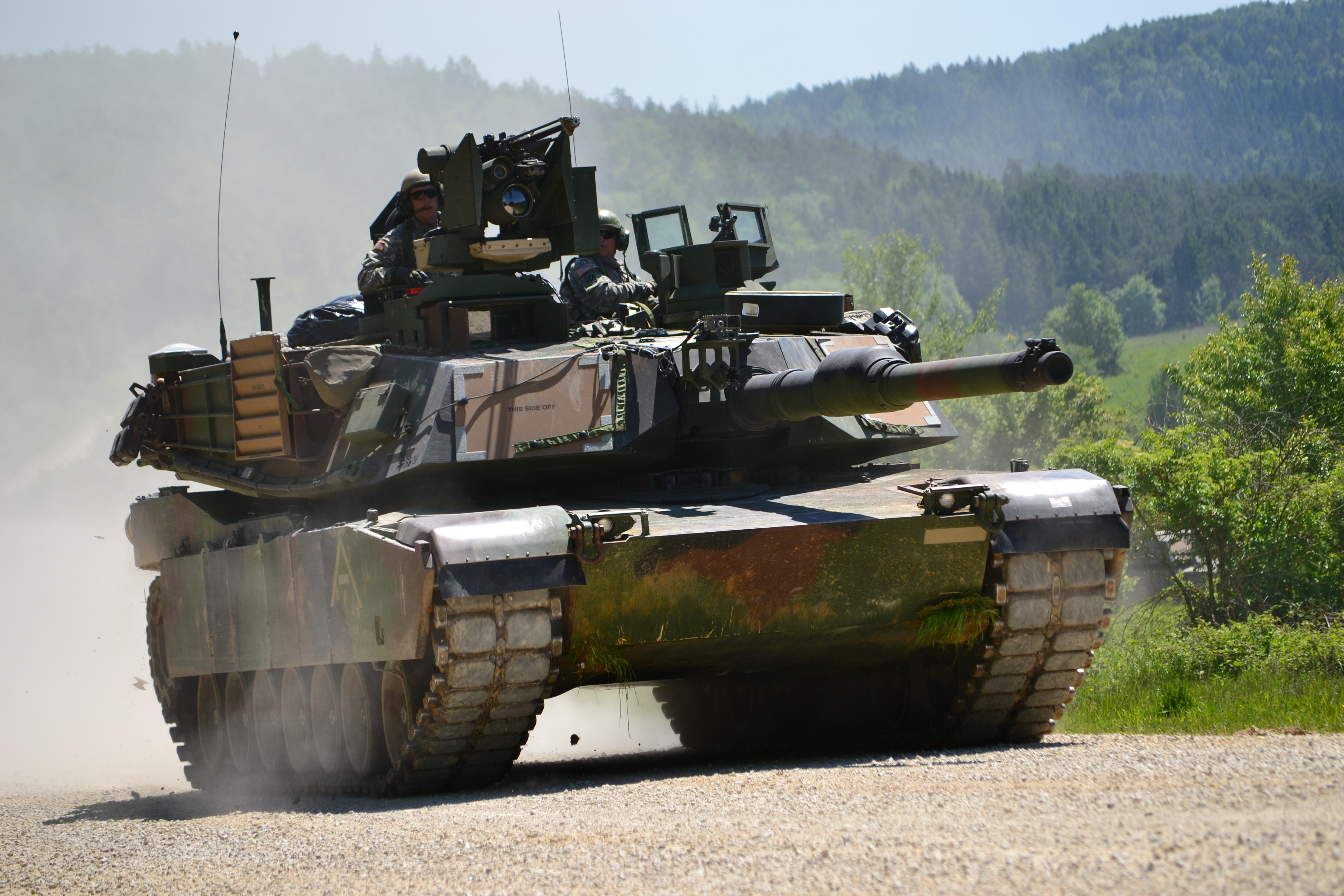 Why Can't Tanks be Larger? Rheinmetall's 130 mm Gun and the Future ...