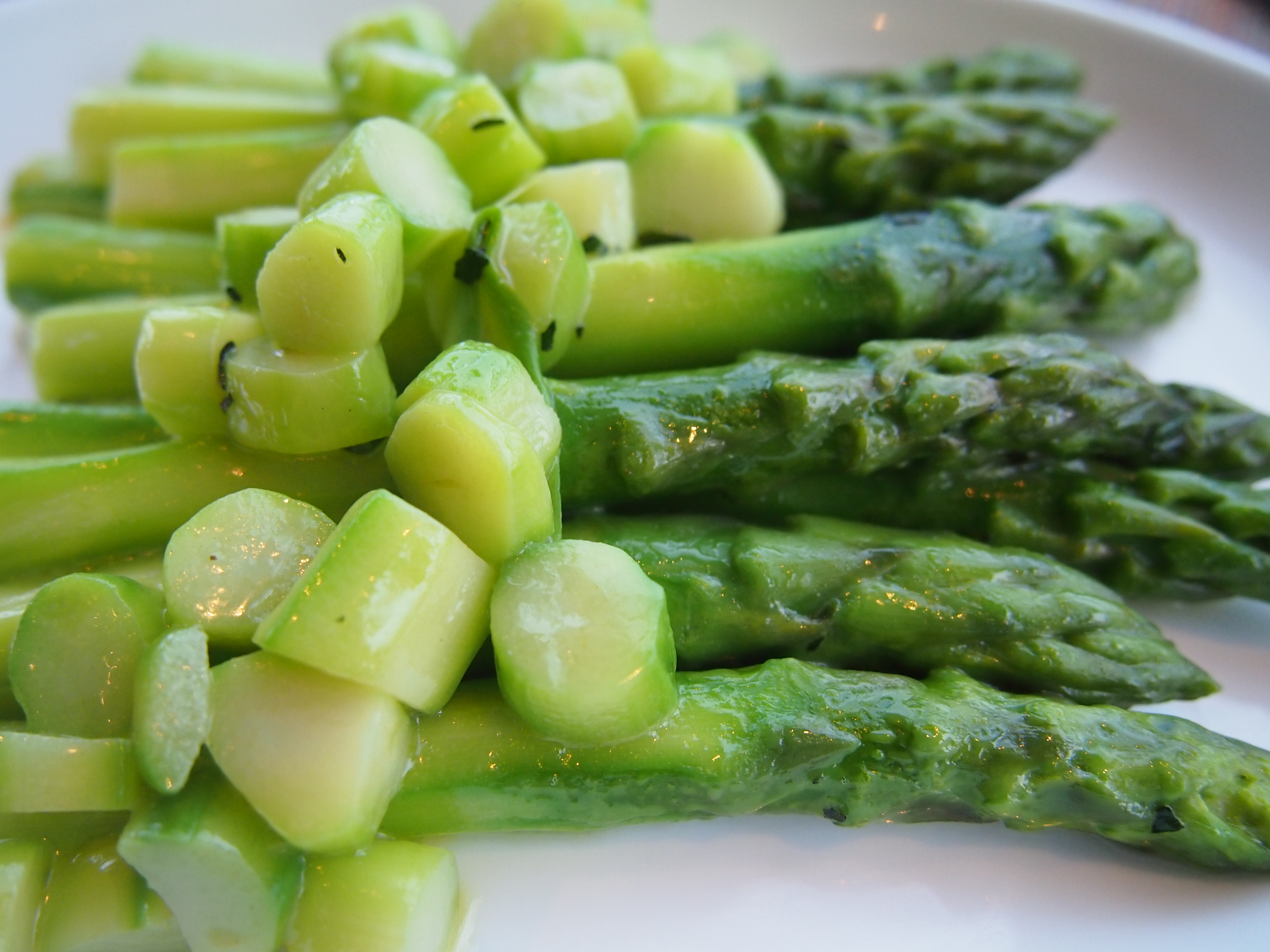 Tarragon reduction Asparagus | Gwen Books