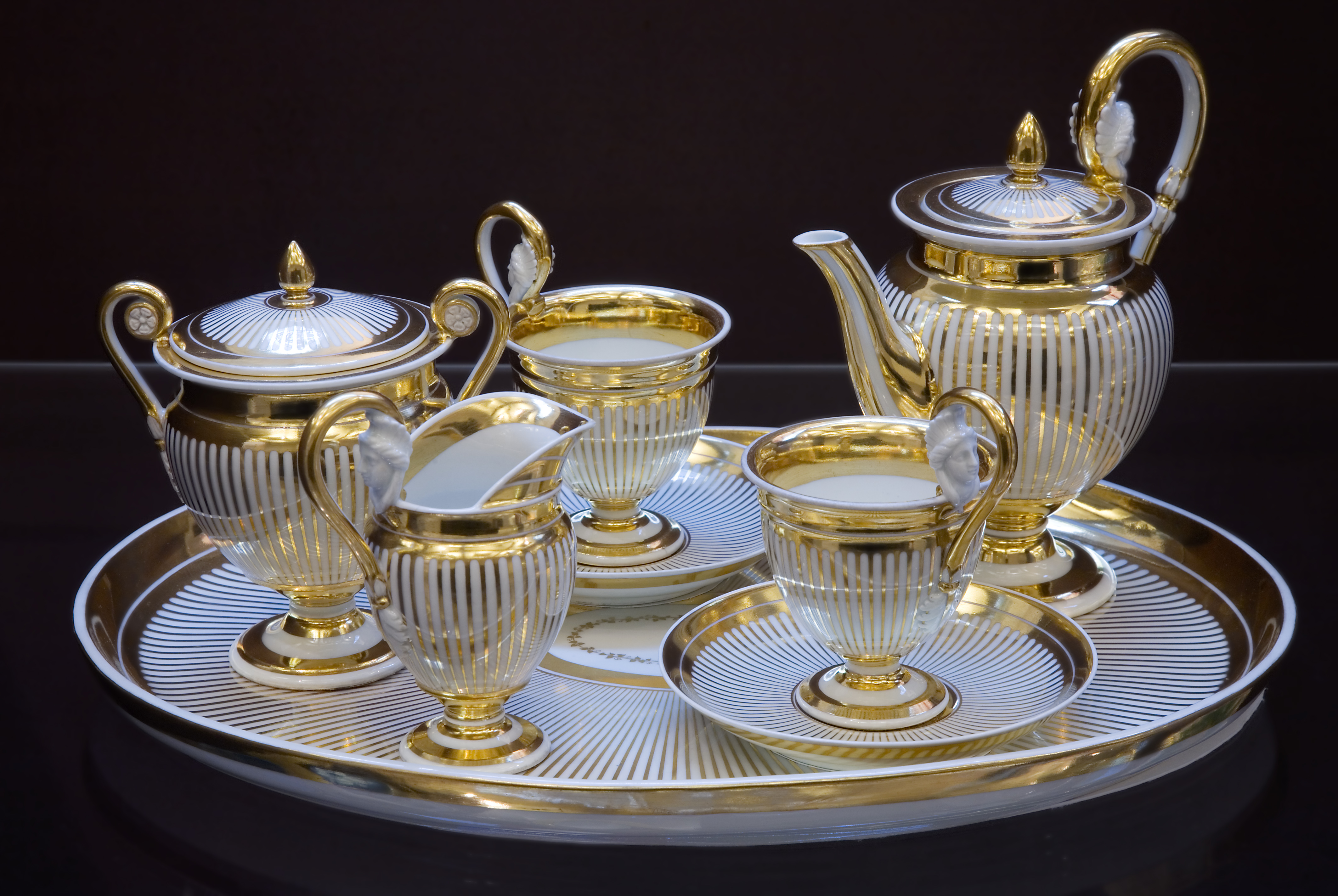 File:Vienna - Vintage tea service Vienna Porcelain Manufactory 1822 ...