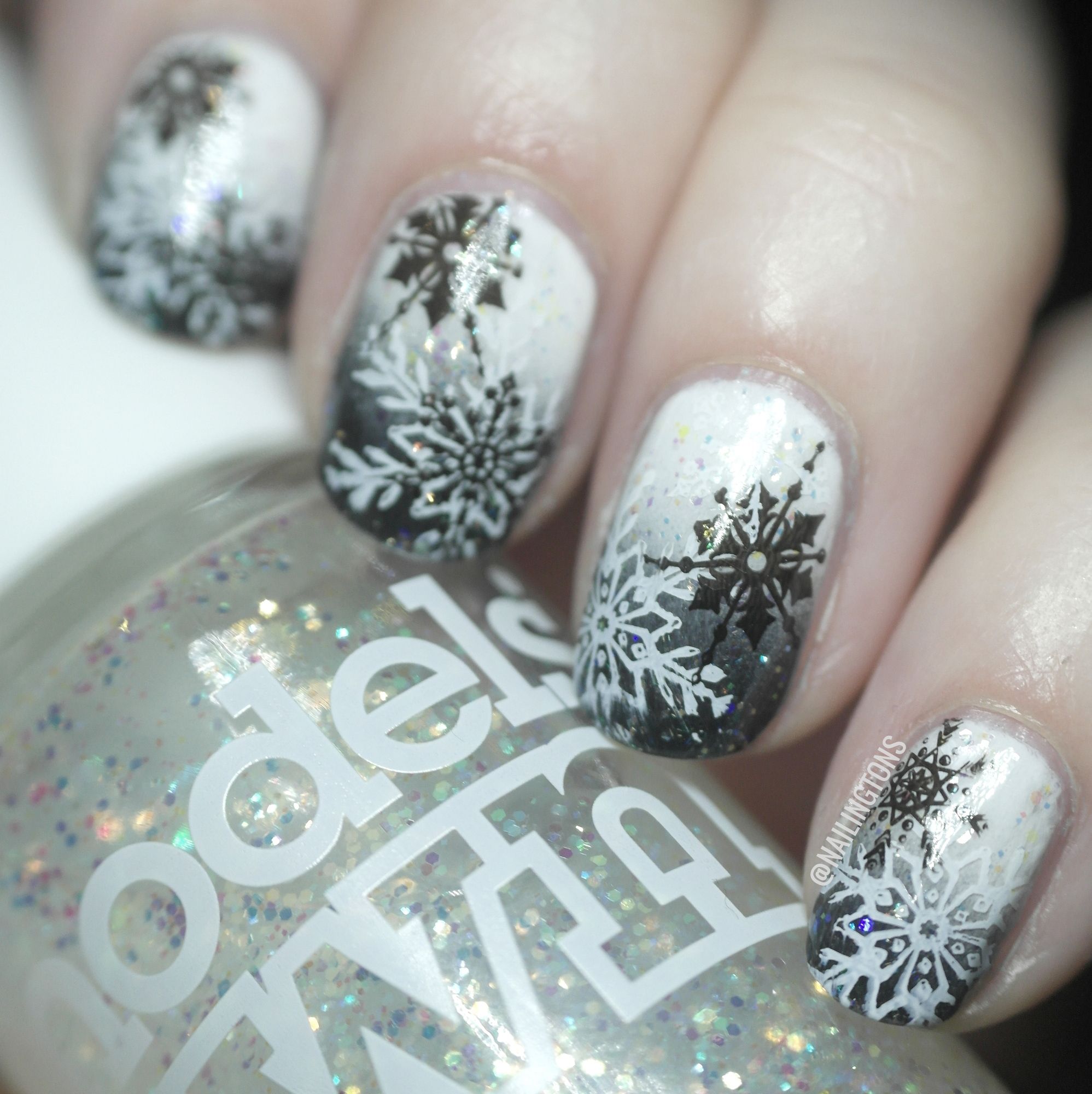 gradient black and white nails with snowflake art - Google Search ...
