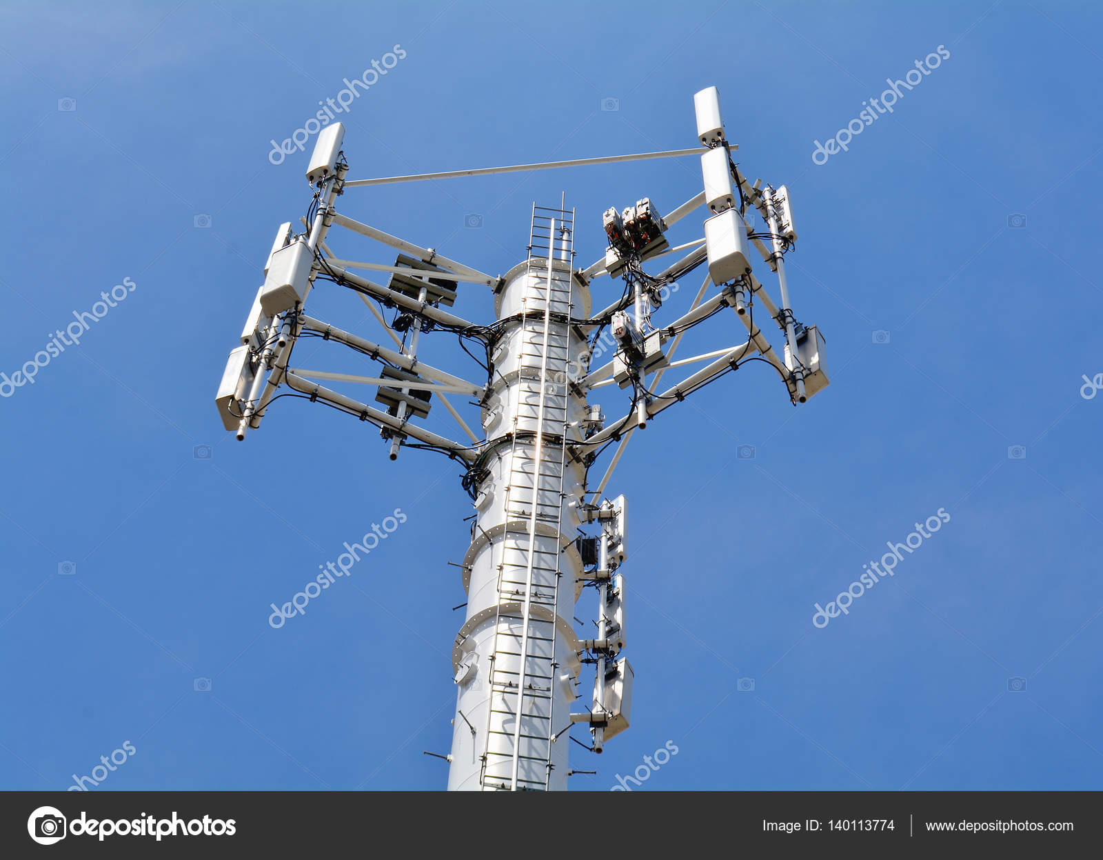 Telecommunication mast television antenna — Stock Photo ...