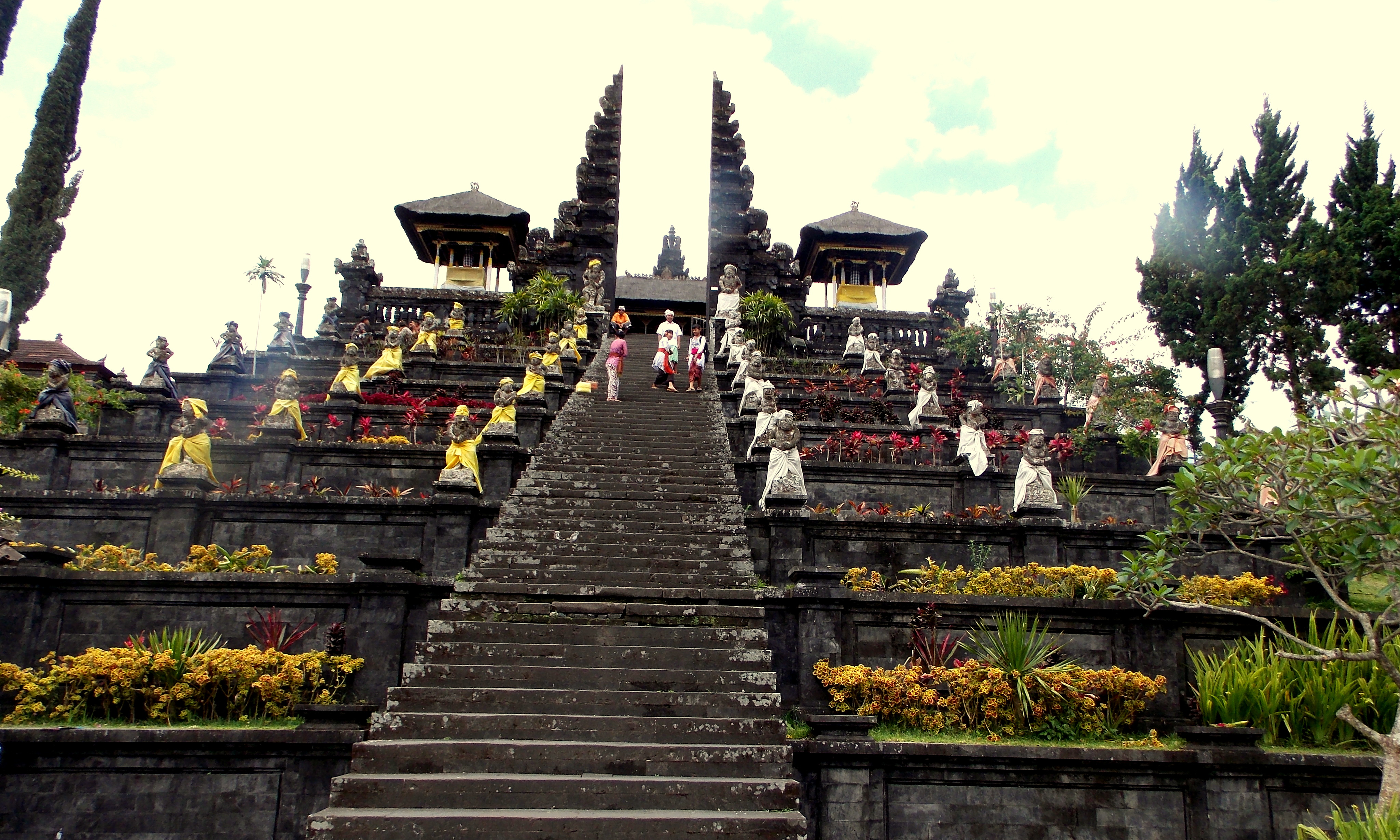 besakih temple-Bali tour : BALI TREKKING TOUR