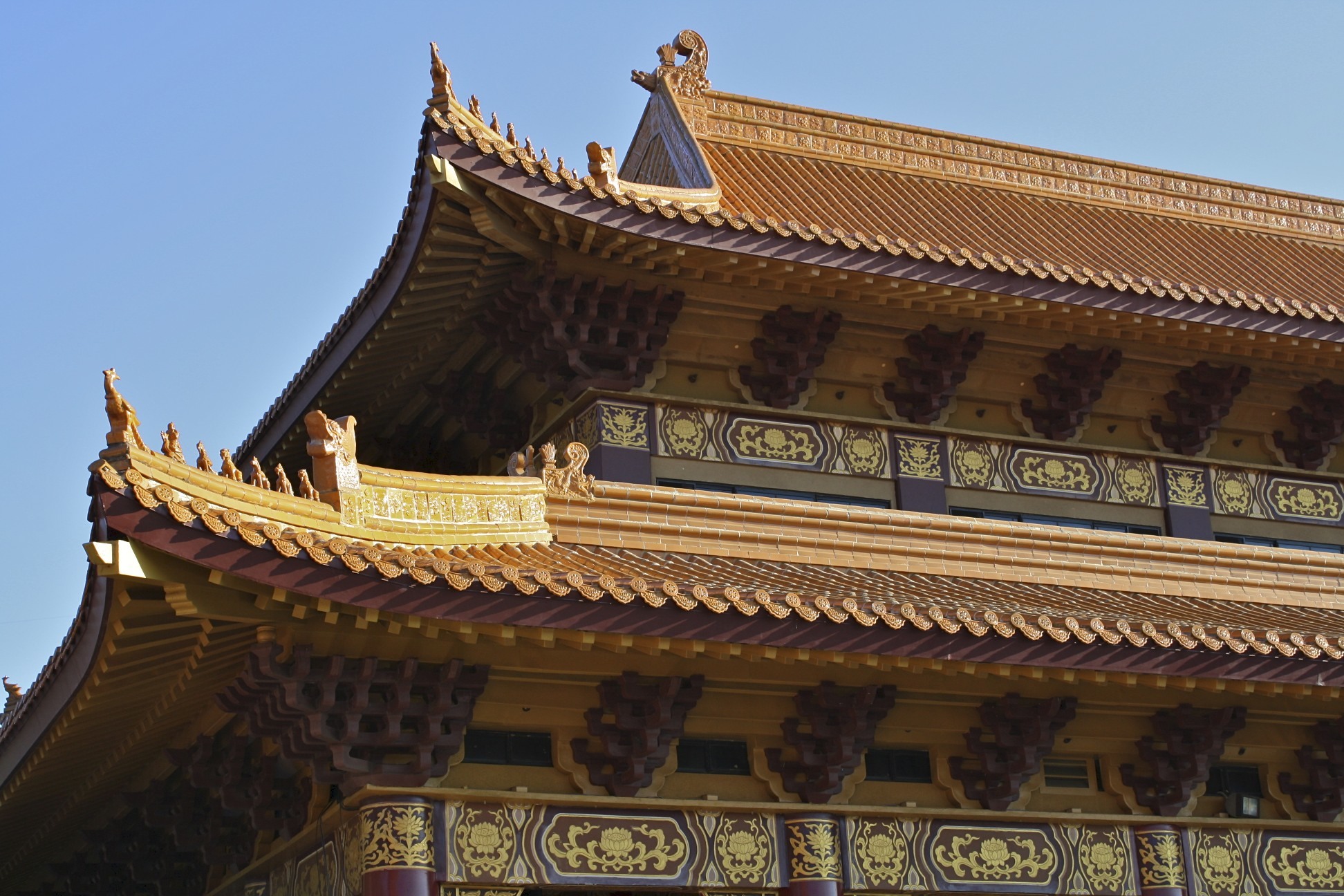 hsi lai temple roof detail
