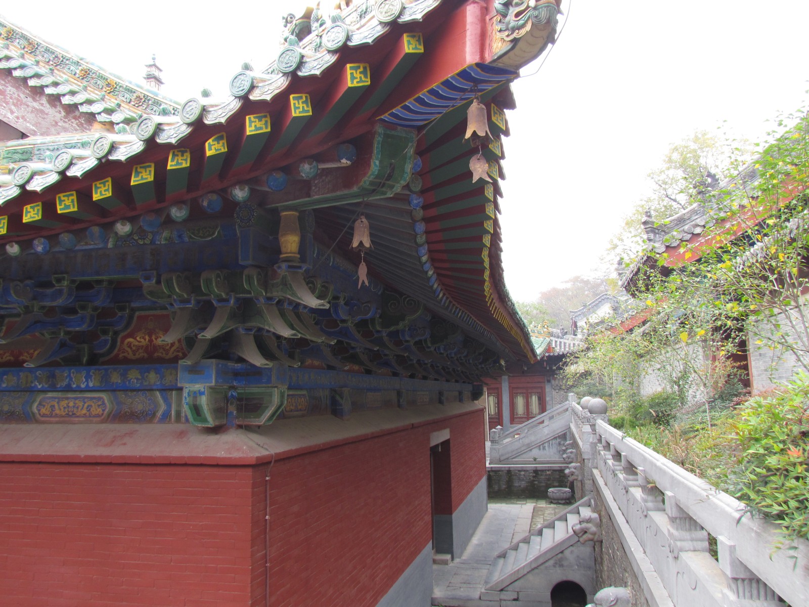 Sergej Marsnjak - China (East) - Dengfeng - Shaolin temple - Roof detail