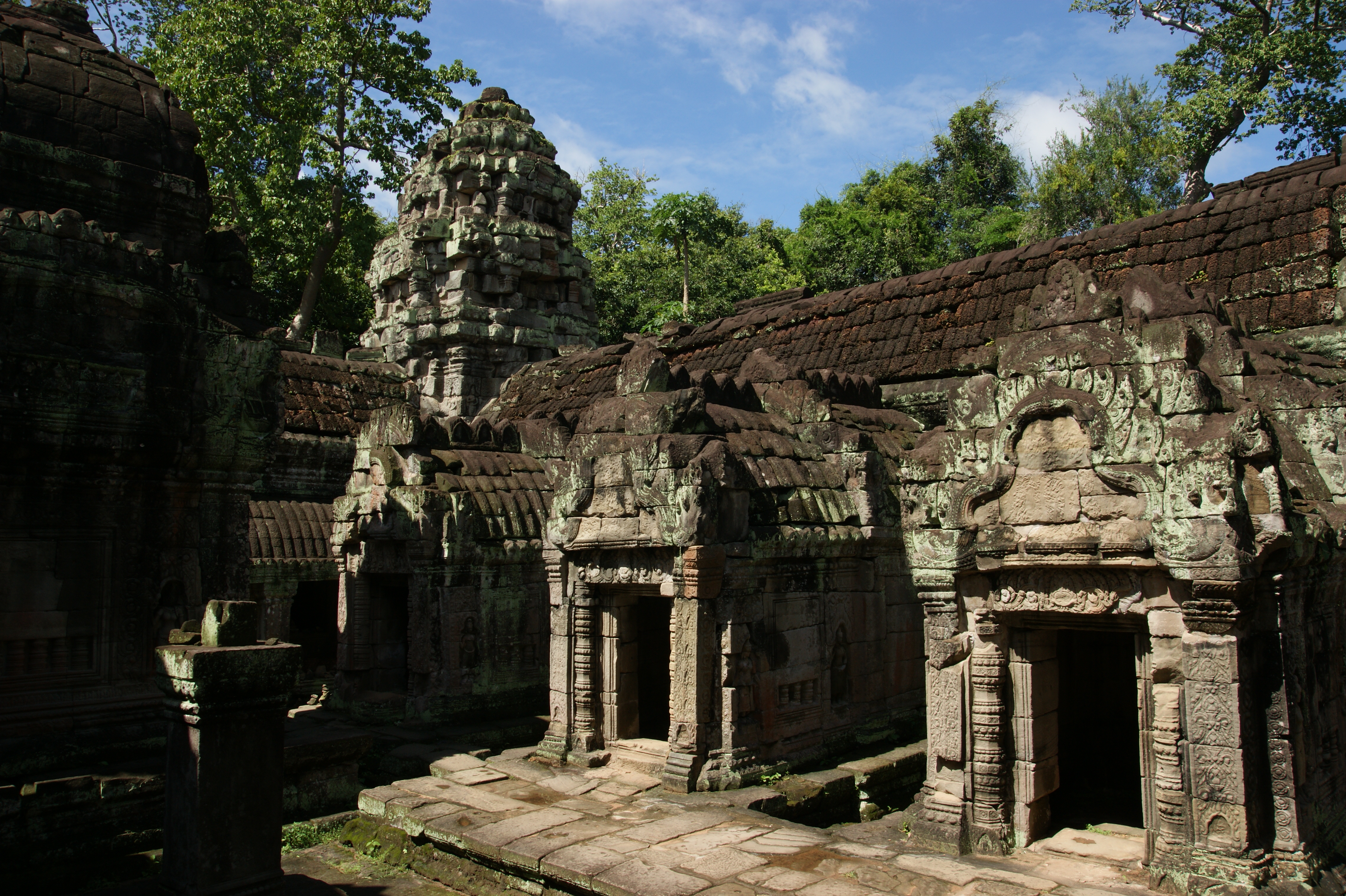 File:Preah Khan temple ruins (2009).jpg - Wikimedia Commons