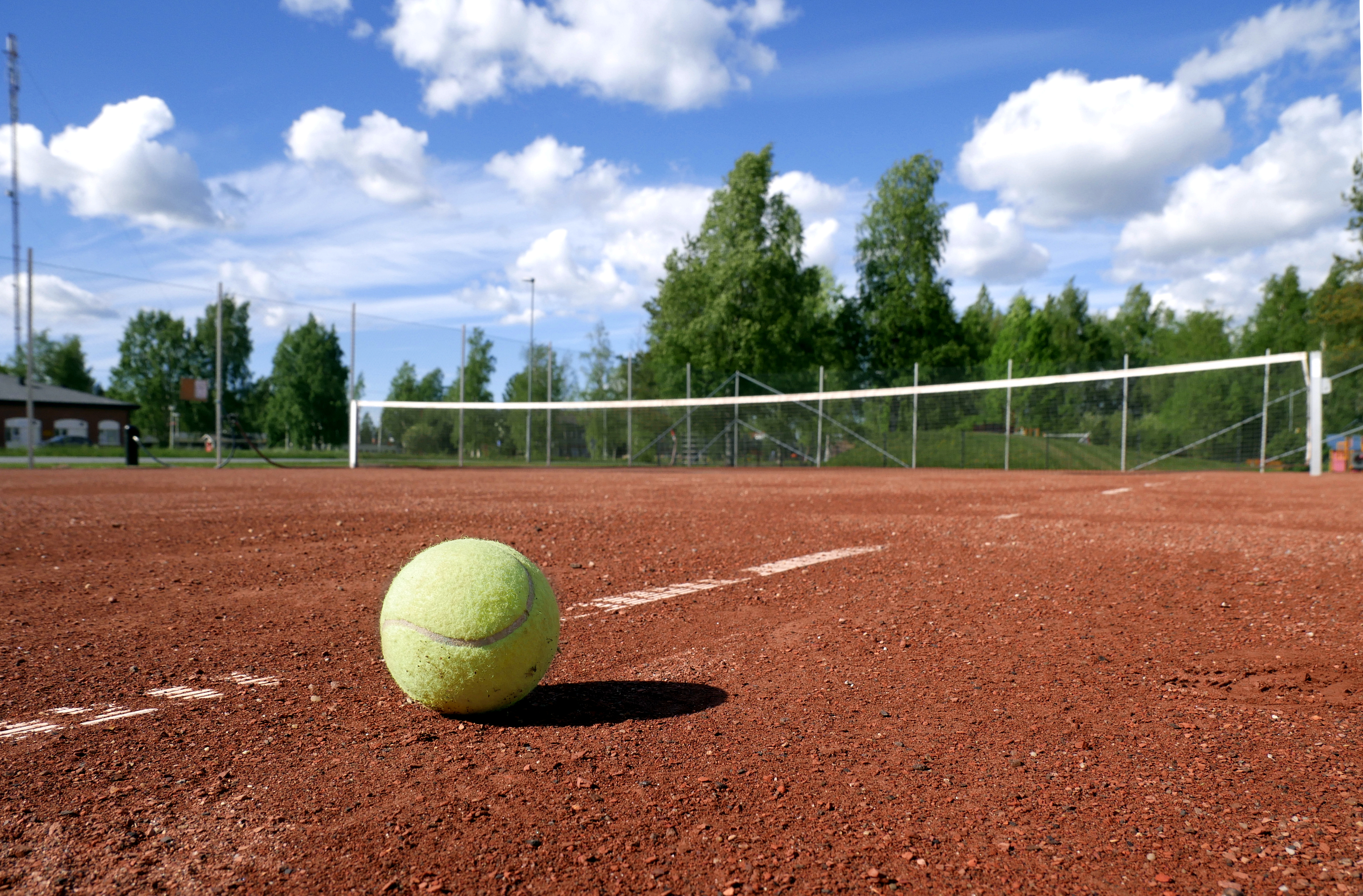 File:Tennis ball on tennis court 20170619.jpg - Wikimedia Commons