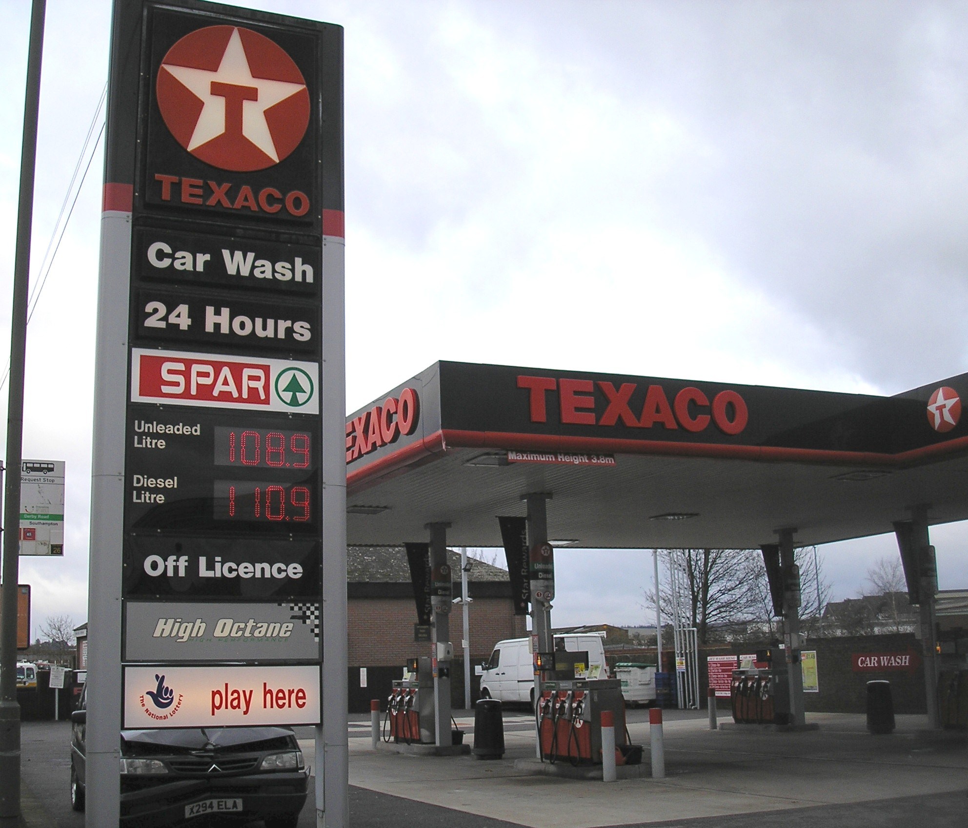 Petrol Station in Handgun Holdup | Eastleigh News