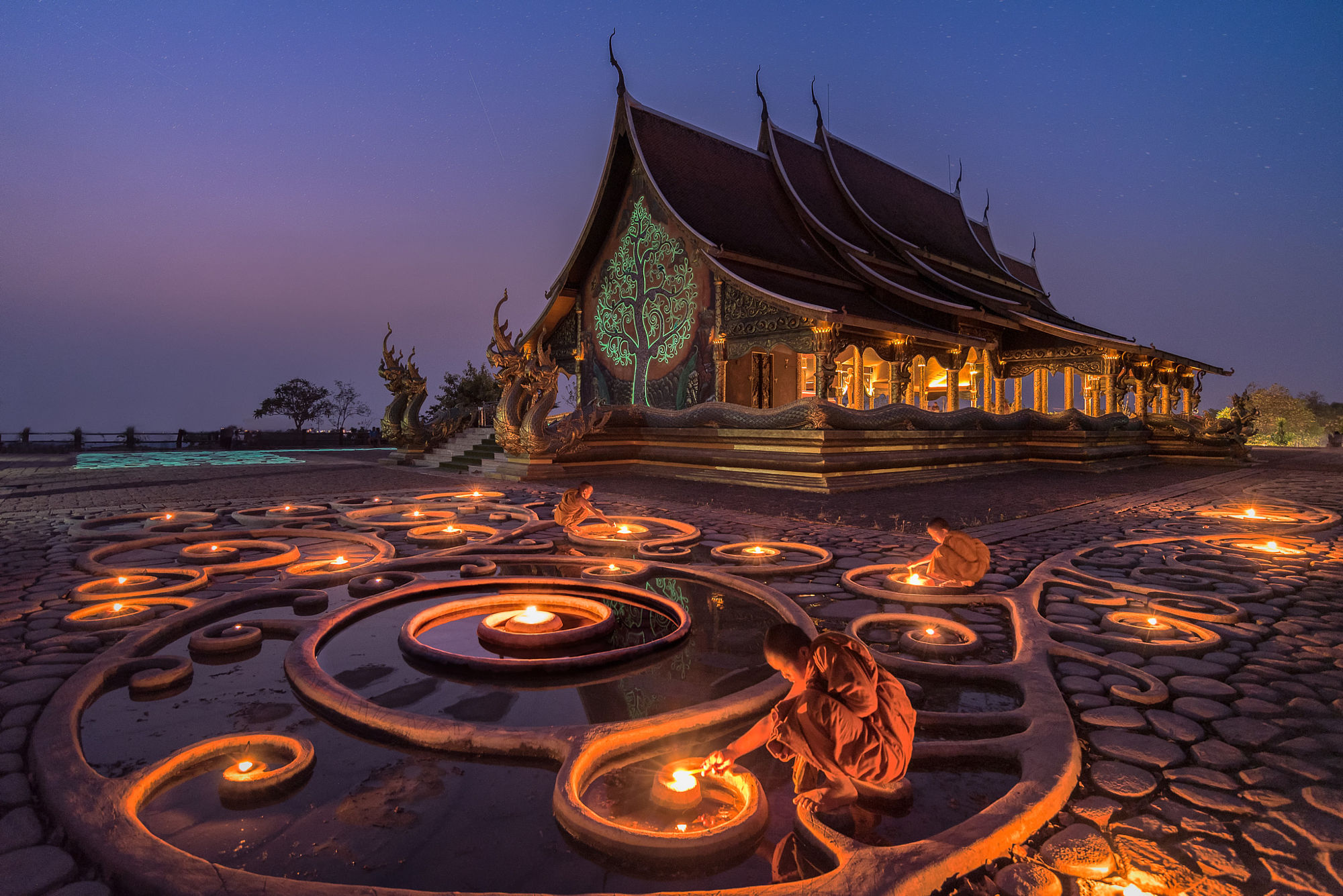 Buddhist Temple | Thailand : bizarrebuildings