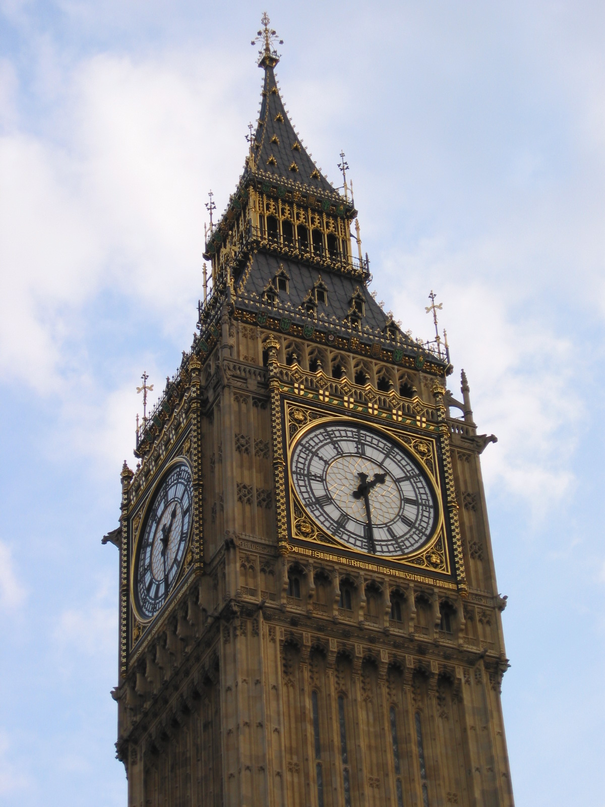 File:London clocktower November 2003 IMG 2079.JPG - Wikimedia Commons