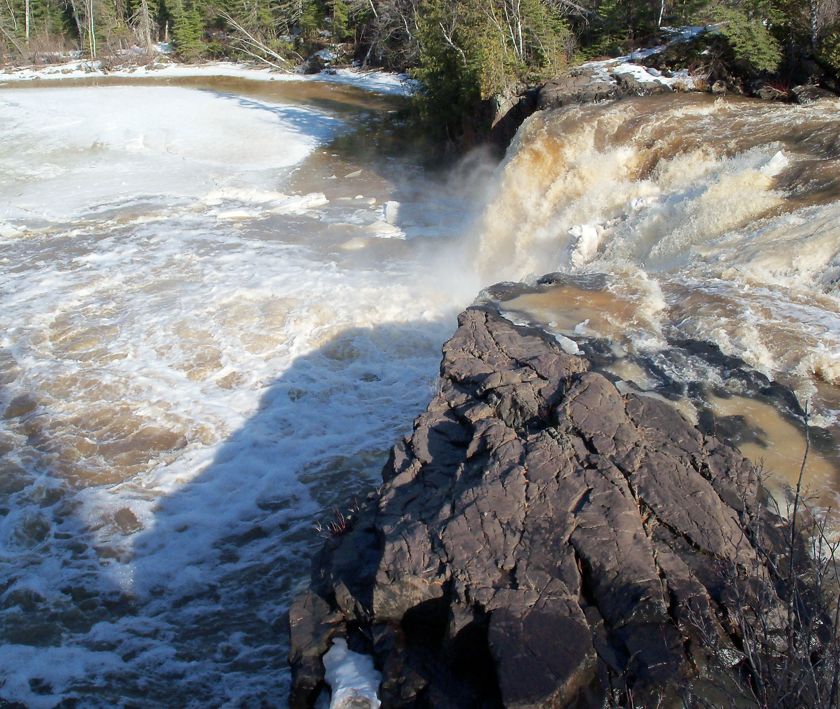 Waterfalls: Spring Thaw Falls Water Snow Waterfalls Rocks Wide ...