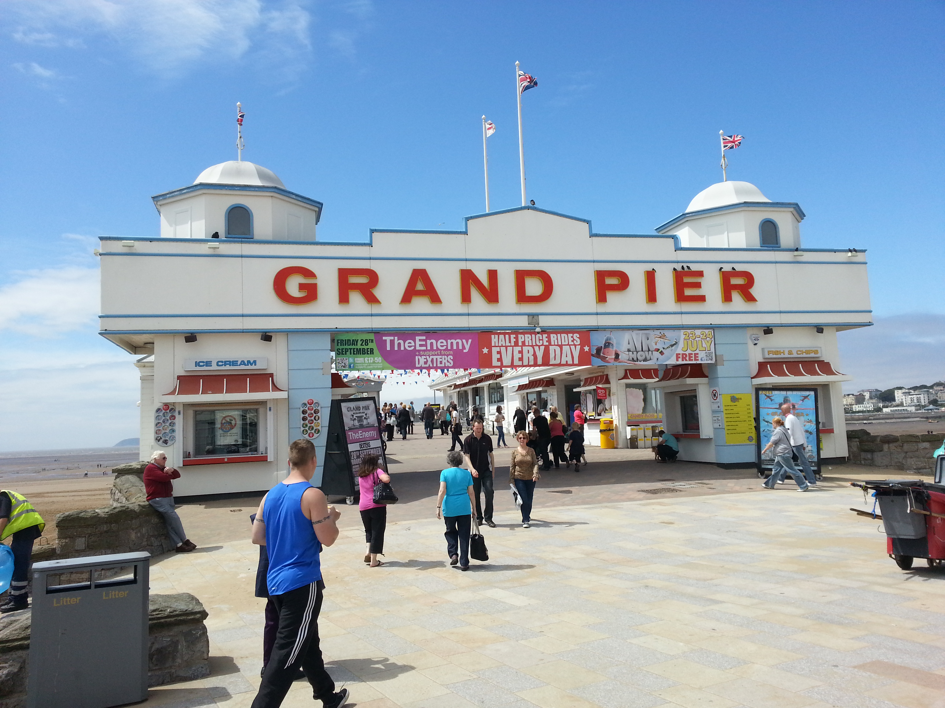 File:Weston Super-Mare Grand Pier Entrance 2012.jpg - Wikimedia Commons