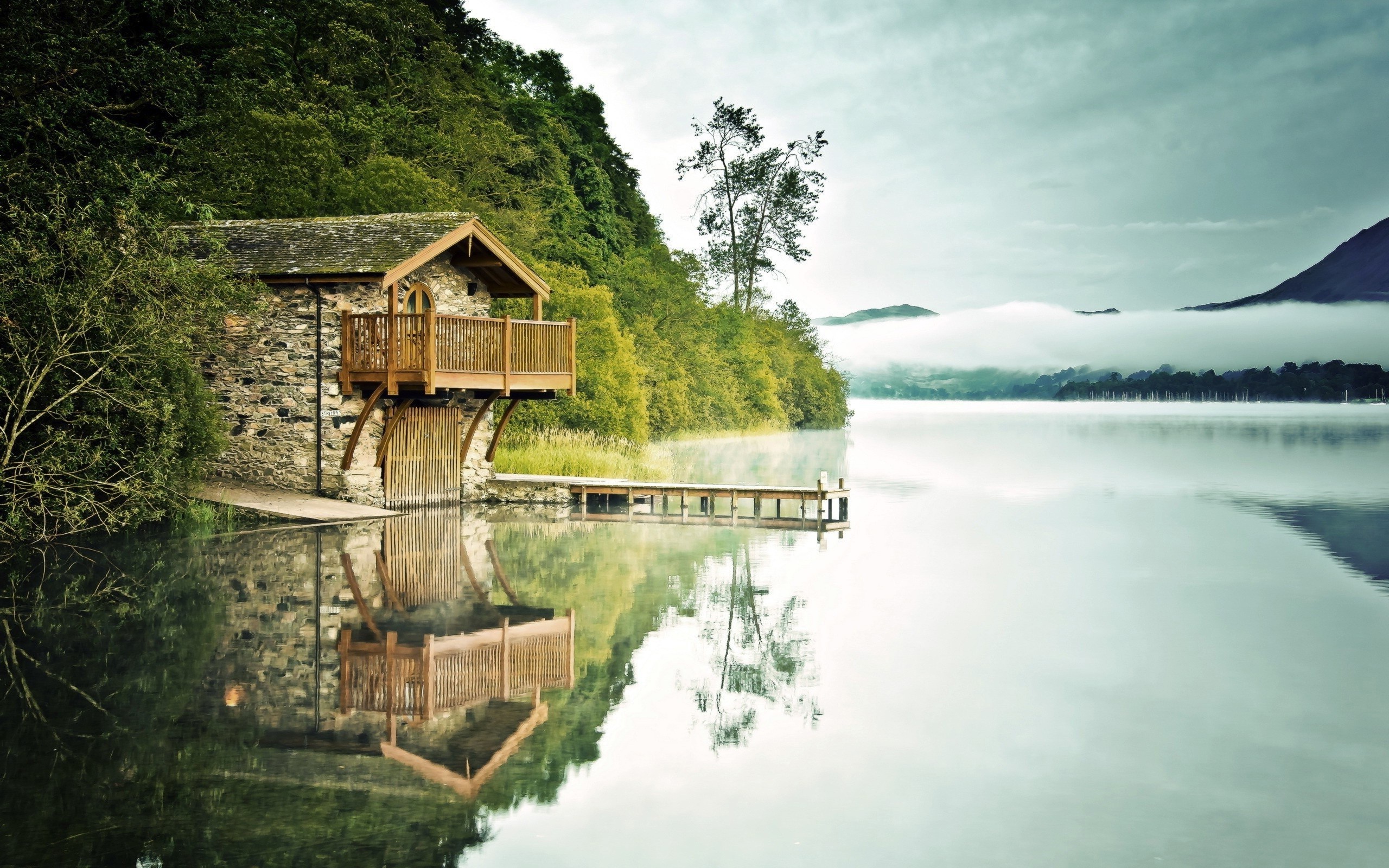 Brick house at the lake / 2560 x 1600 / Nature / Photography ...