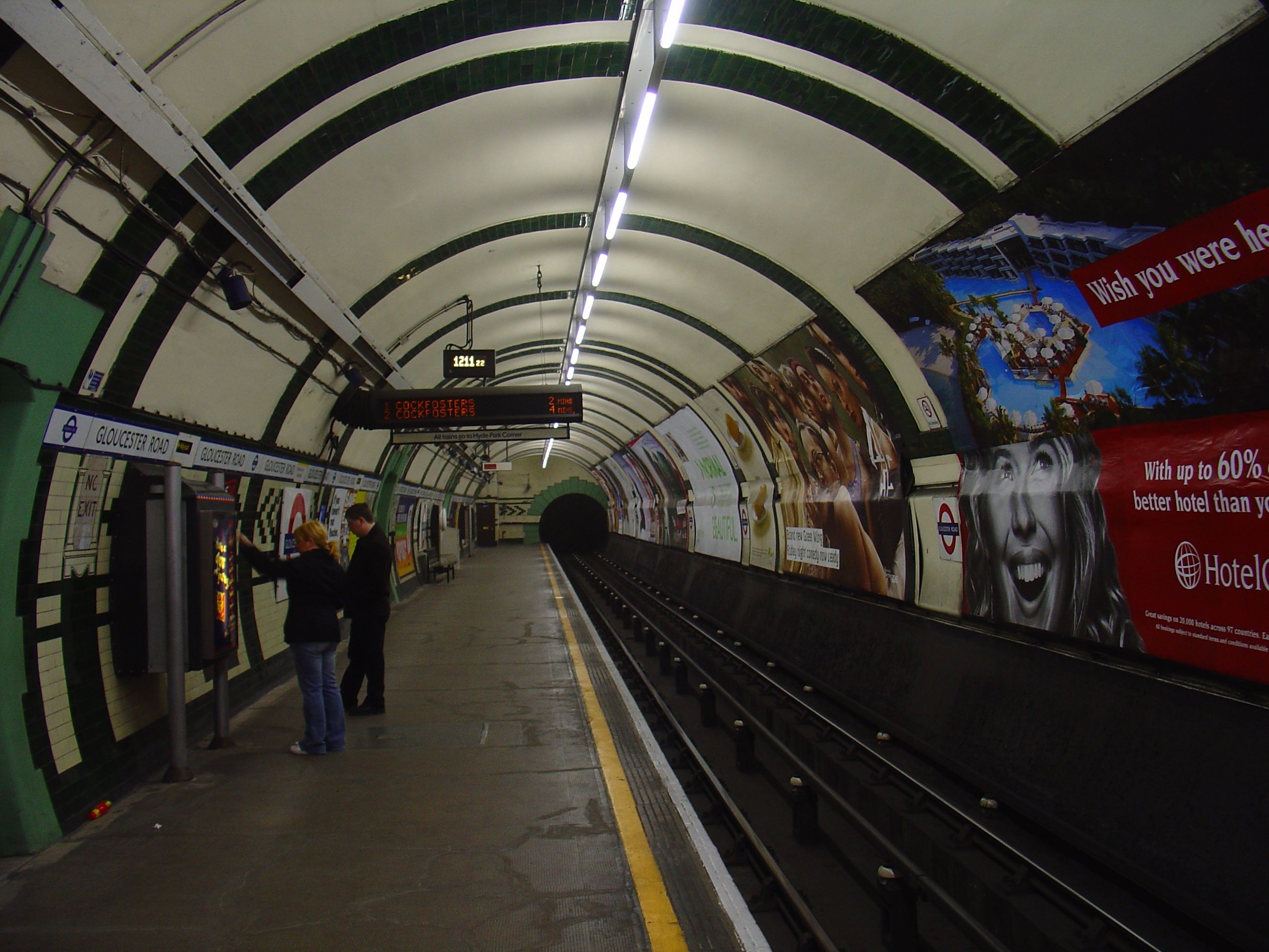 The Tube: Top 10 Etiquette Tips for the Tourist on the London ...