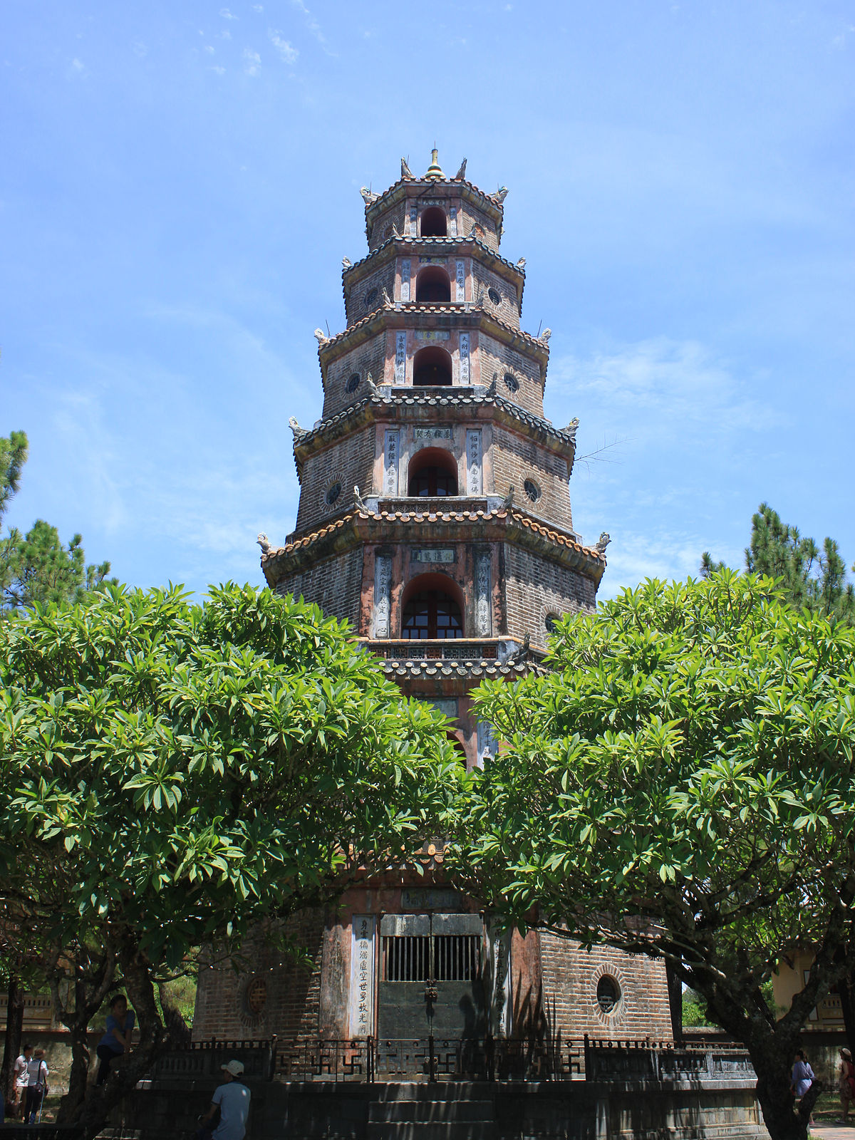 Pagoda of the Celestial Lady - Wikipedia