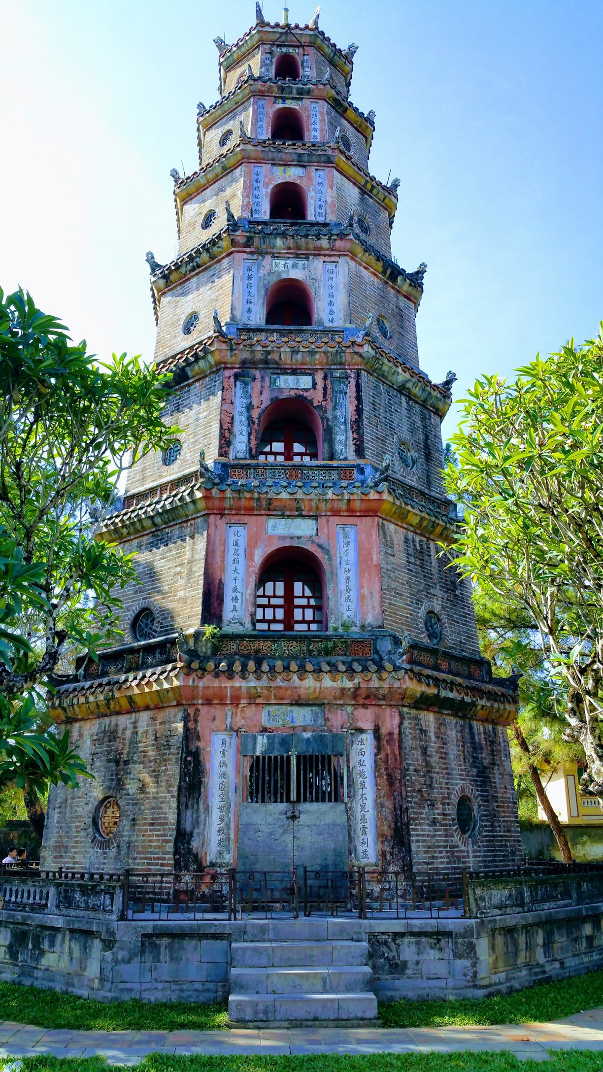 Thien Mu Temple, Huế, Vietnam - Thien Mu Pagoda, Hue, Vietnam ...