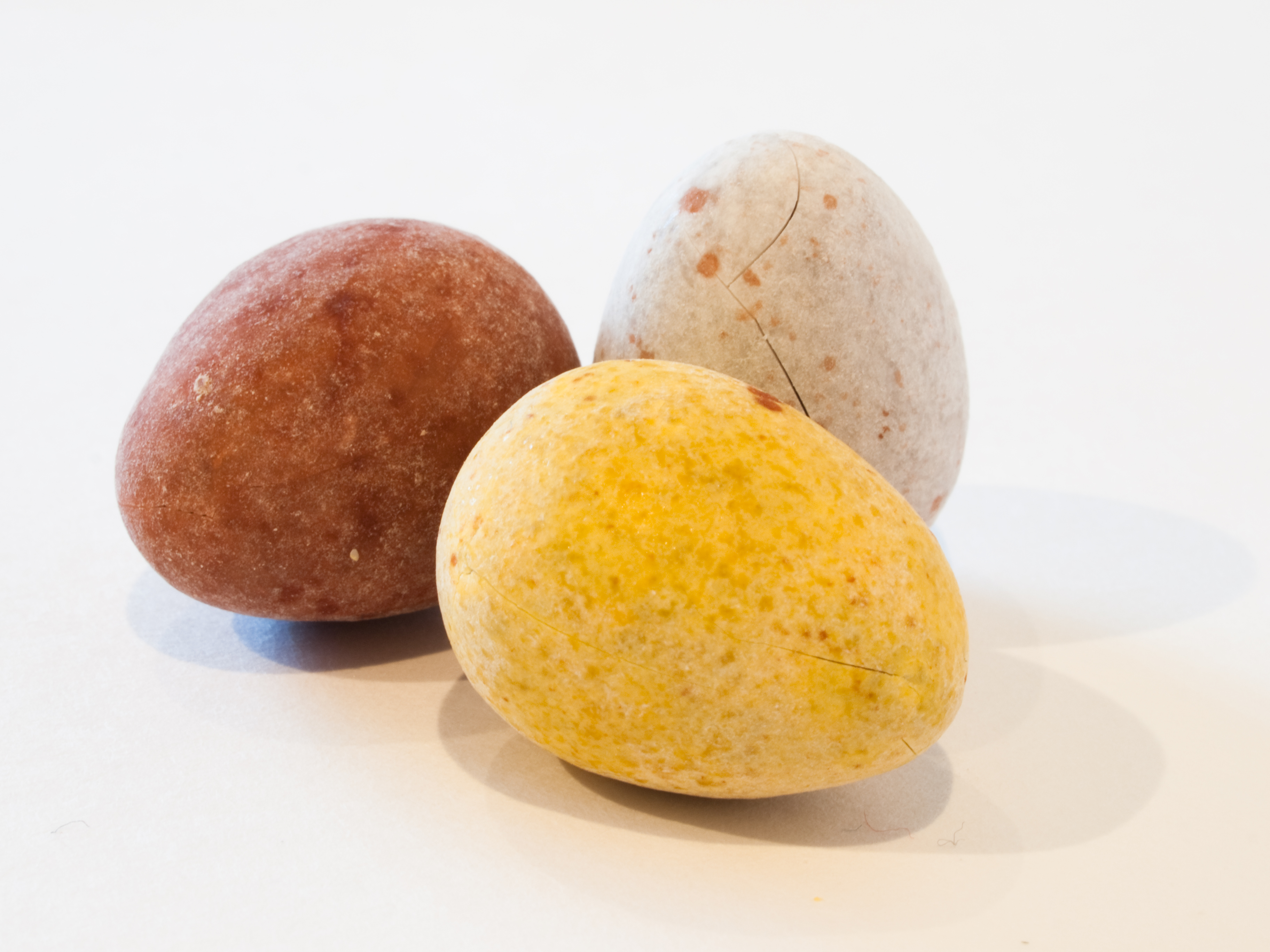 File:Three Cadbury Mini Eggs - brown, yellow and white.jpg ...