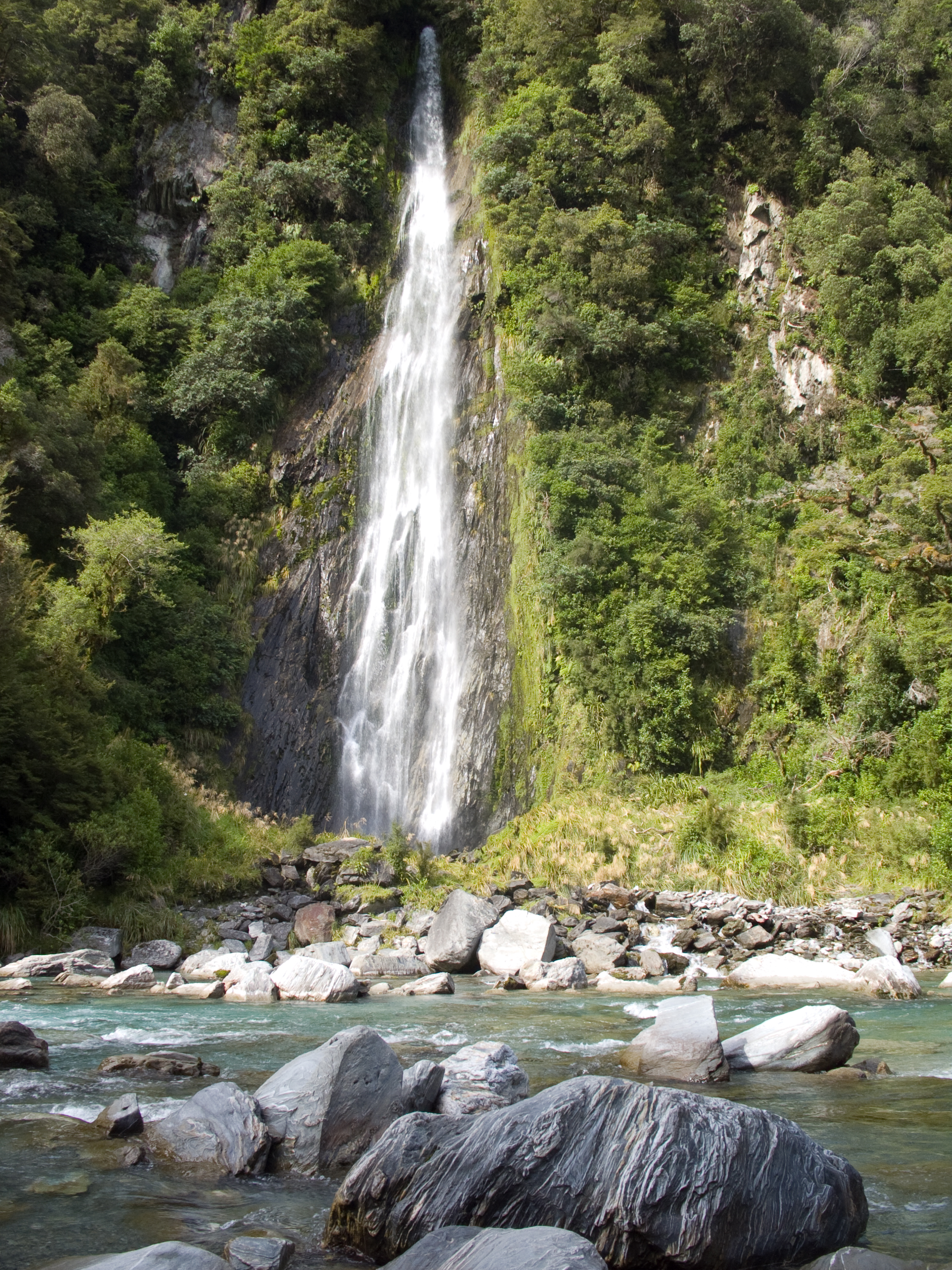 File:Thunder Creek Falls 3.jpg - Wikimedia Commons