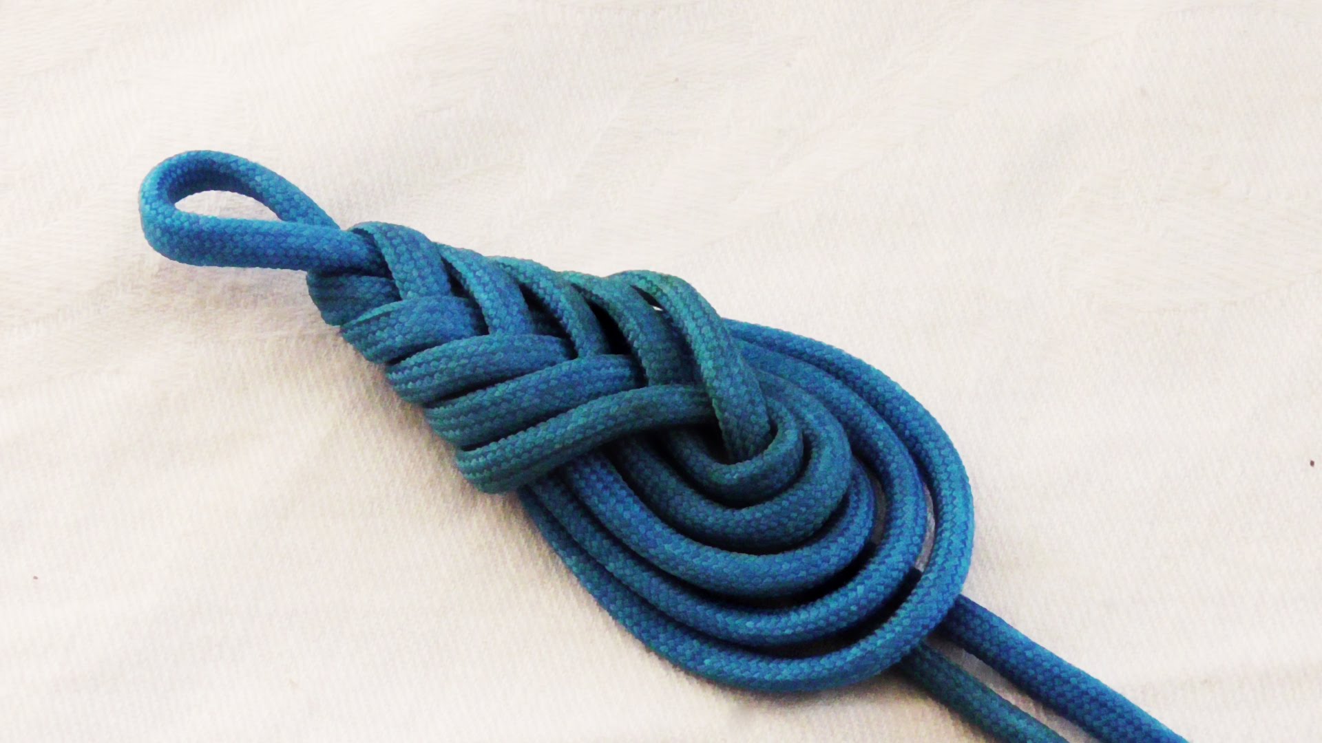 Learn How To Tie A Decorative Paracord Teardrop Knot/Pipa Knot - YouTube