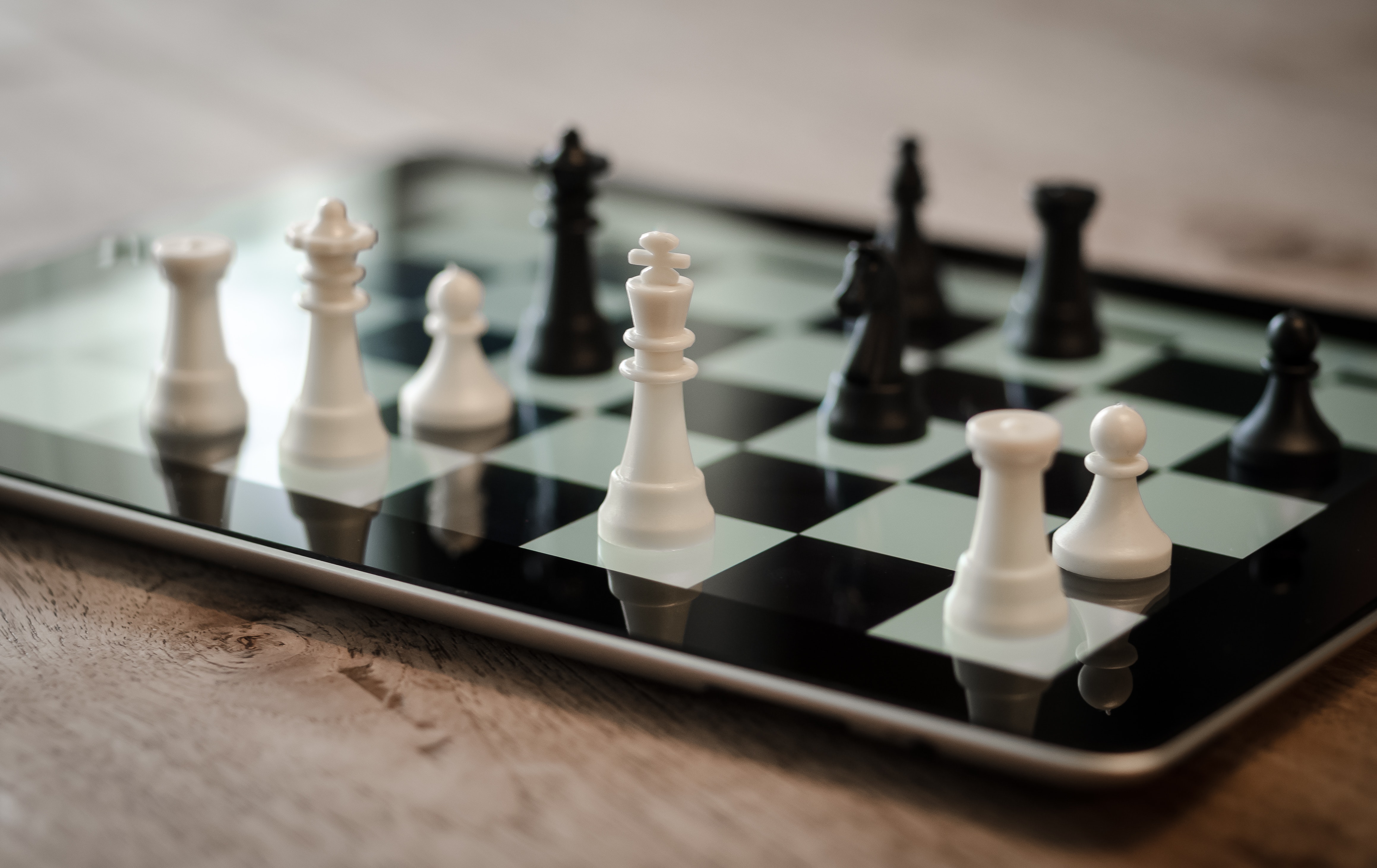 Tilt Shift Lens Photo of Black and White Chess Pieces, Board game, Leisure, Victory, Technology, HQ Photo