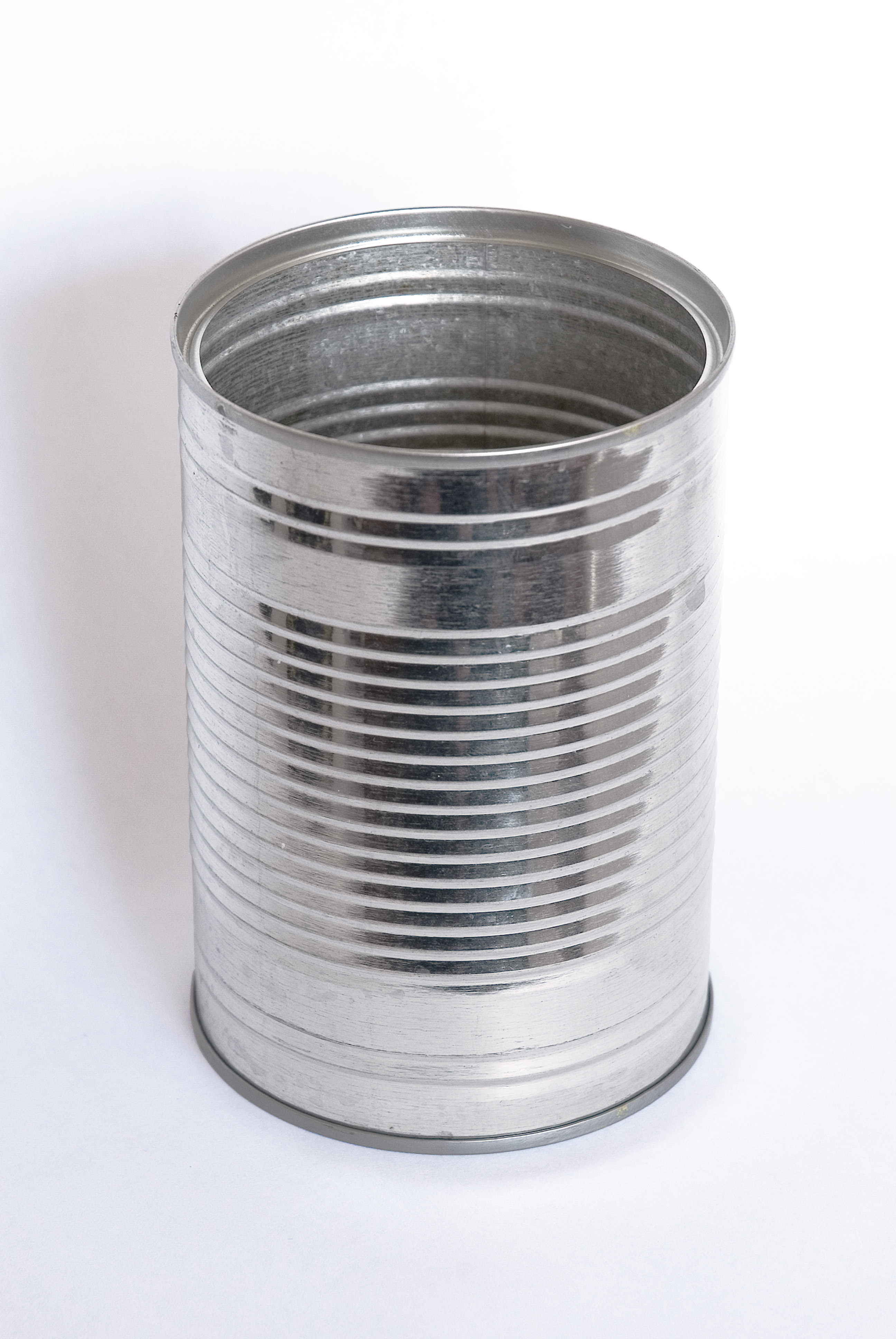 File:Empty tin can2009-01-19.jpg - Wikimedia Commons