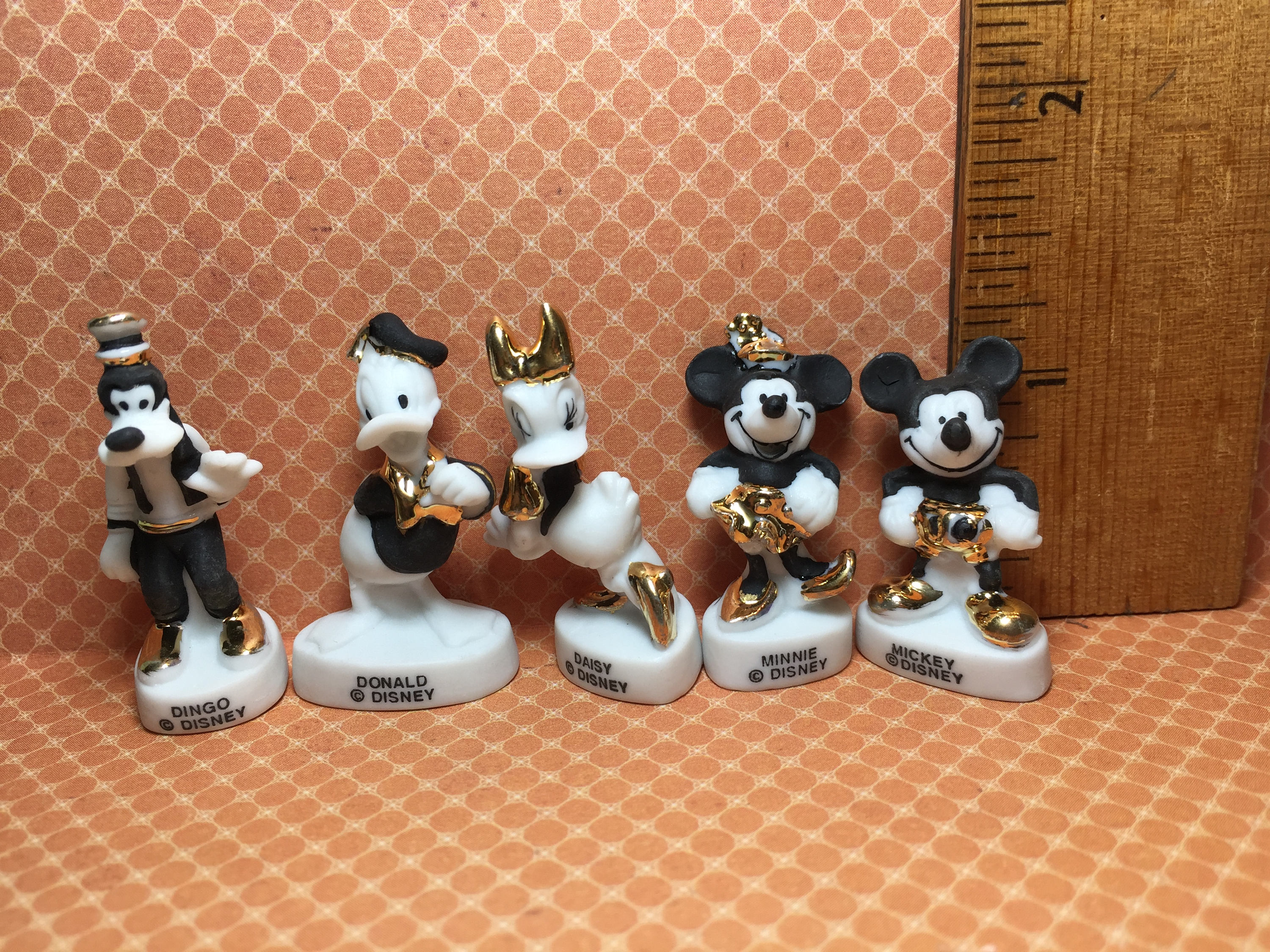 Disney MICKEY MOUSE Minnie Goofy Donald Duck & Daisy Gold Detail ...