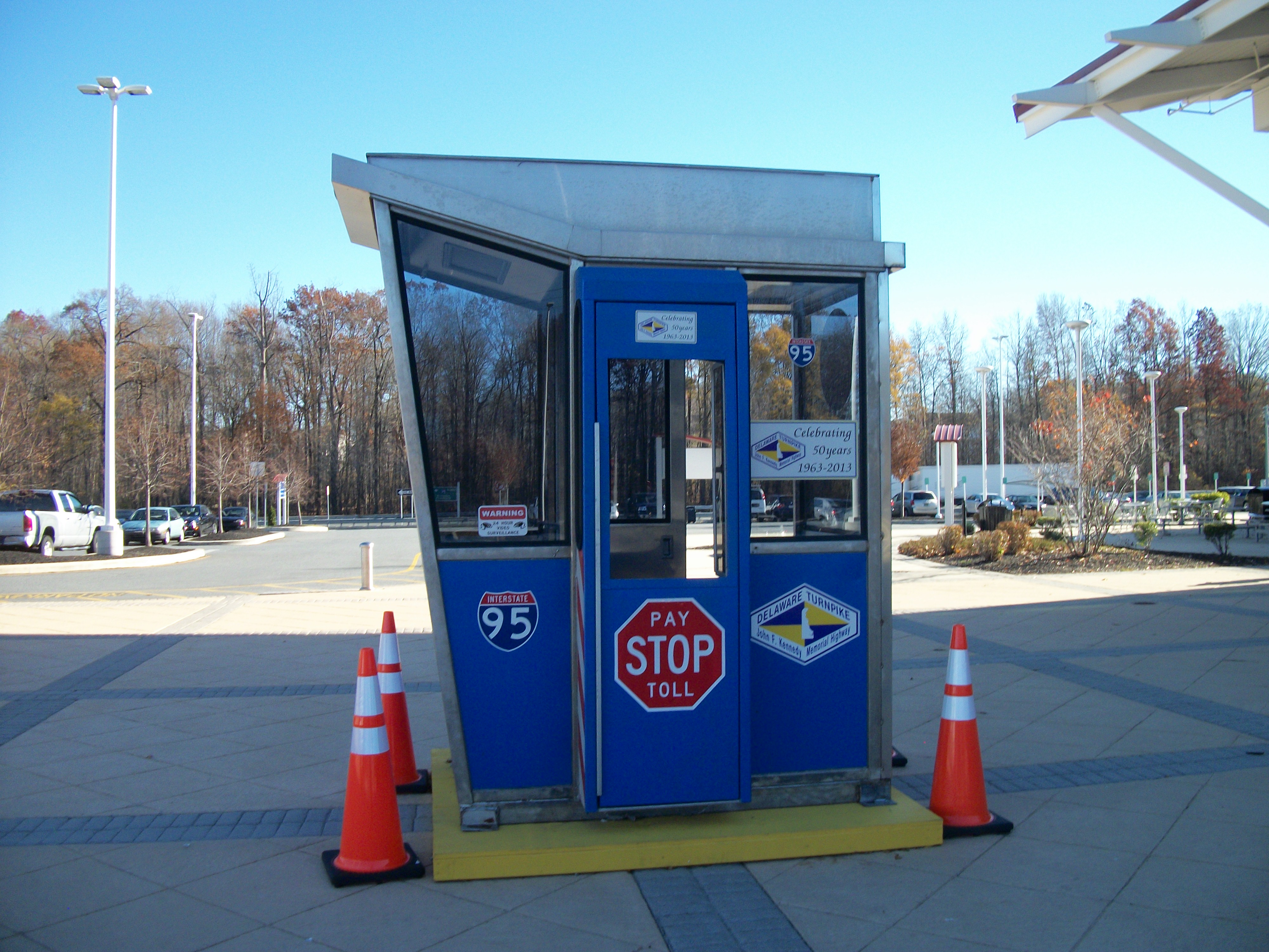 File:Delaware House; Old Toll Booth, Looking South.jpg - Wikimedia ...