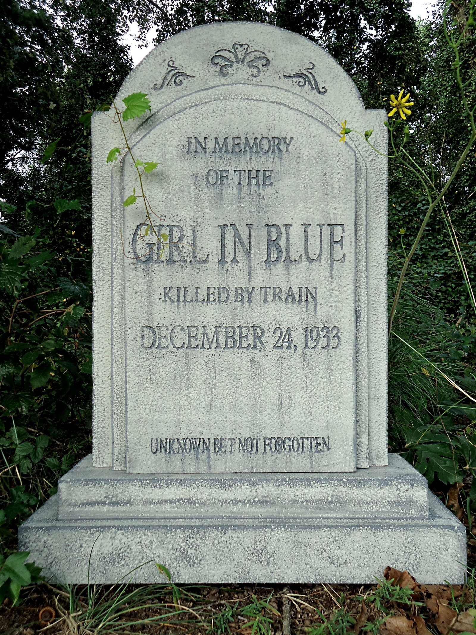 In Memory Of The Girl In Blue Tombstone | EvilSoulStudios.com