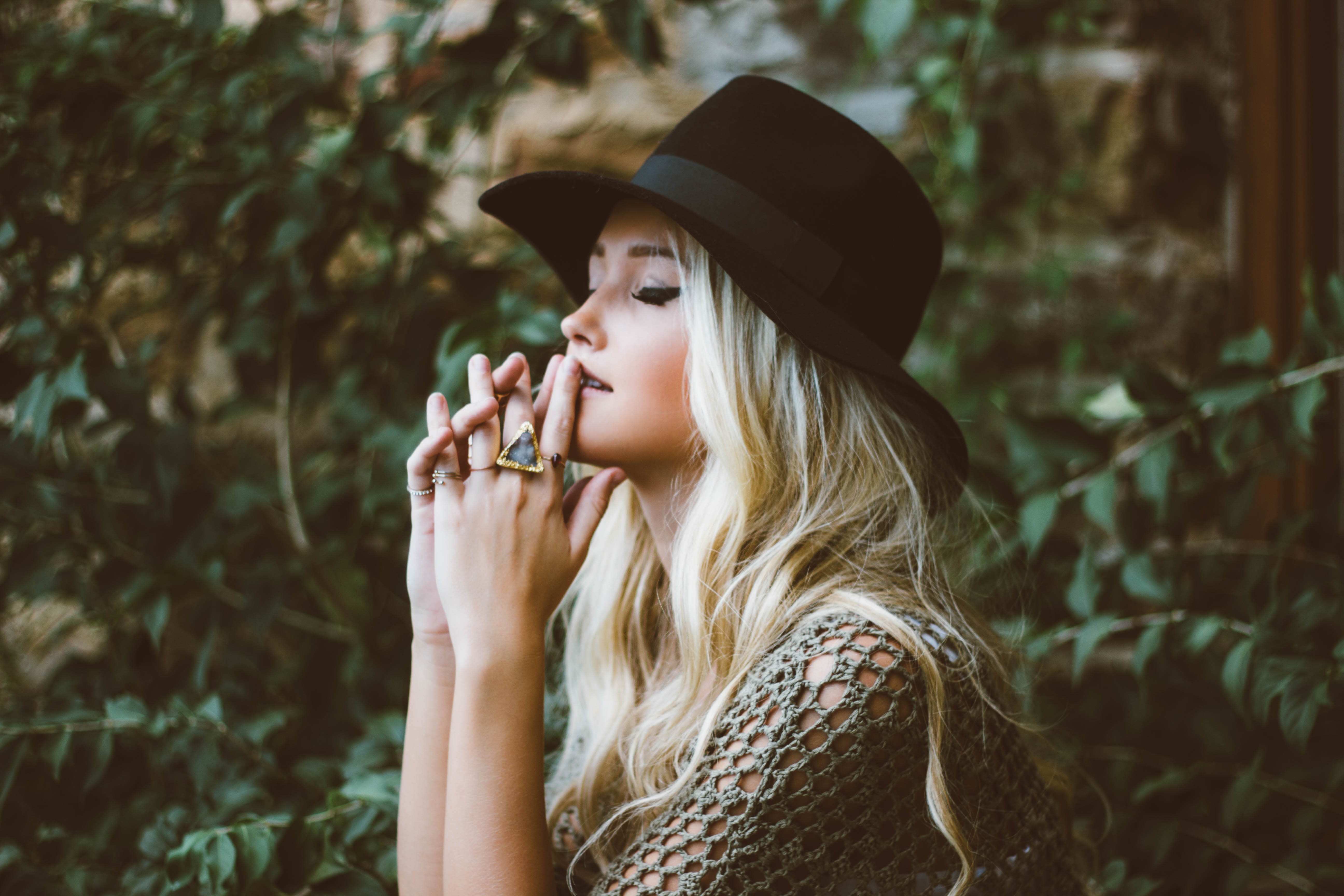 Too many rings, Blond, Girl, Hat, Model, HQ Photo