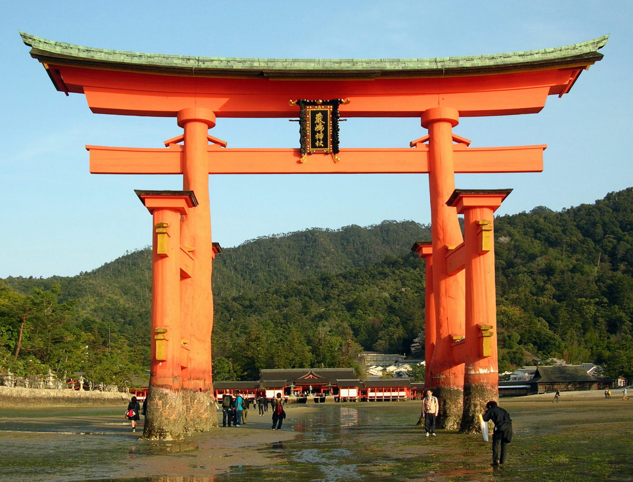 File:Torii and Itsukushima Shrine.jpg - Wikimedia Commons