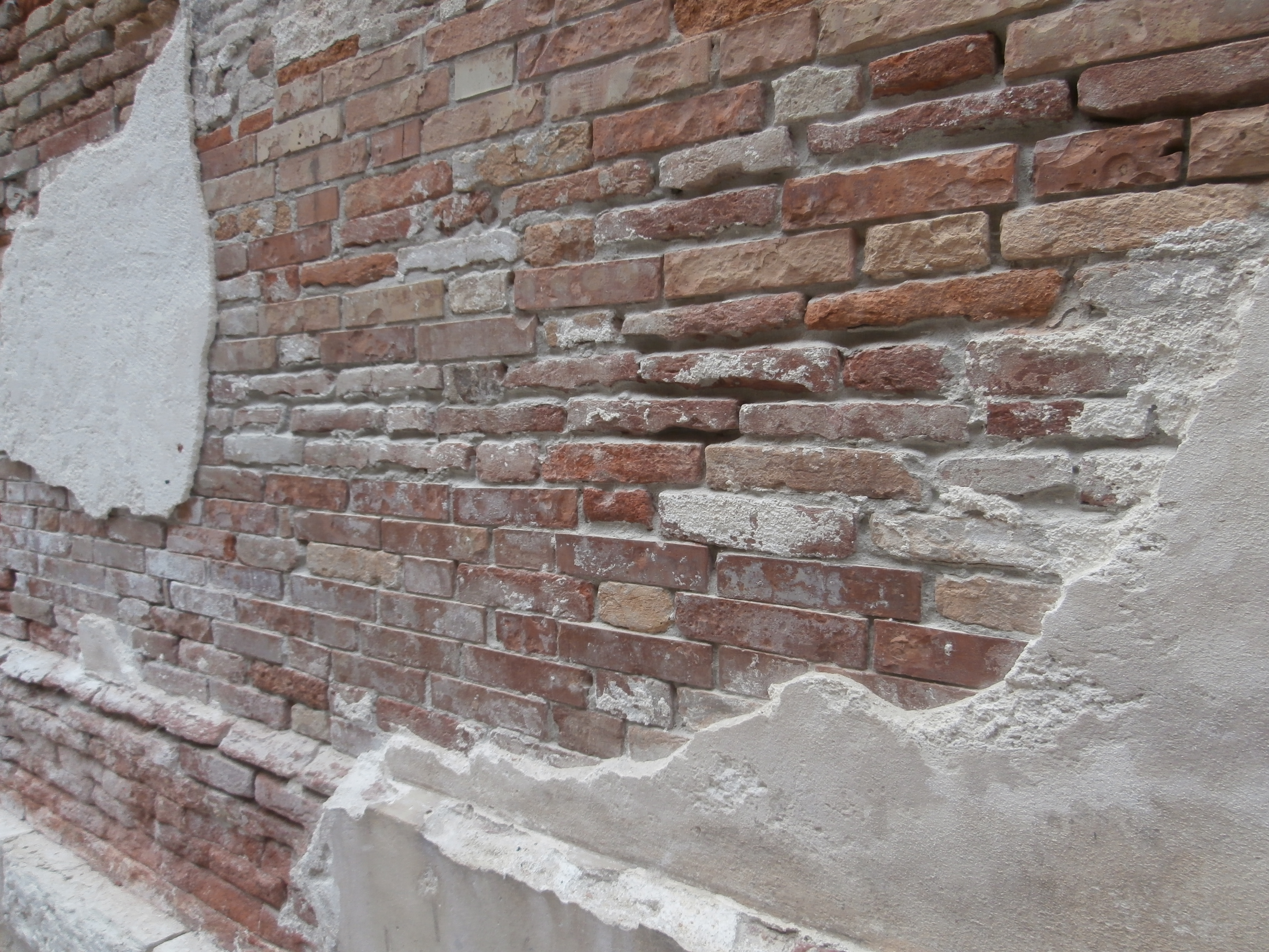 Venetian chipped plaster brick wall | Italy | Pinterest | Venetian ...