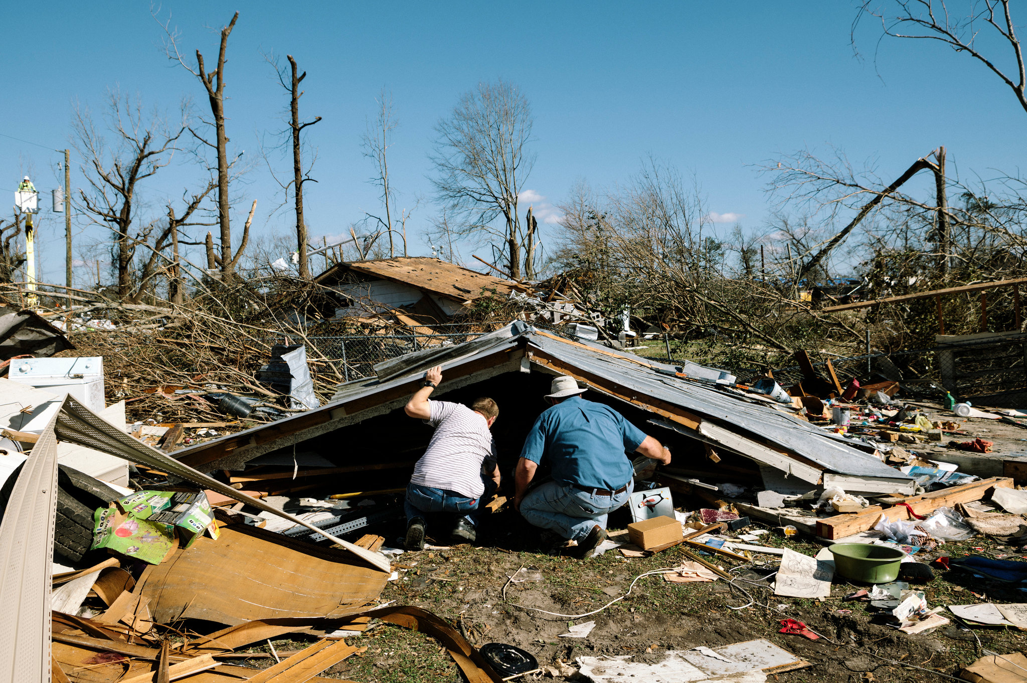 A Deadly Tornado's Destruction - Video - NYTimes.com