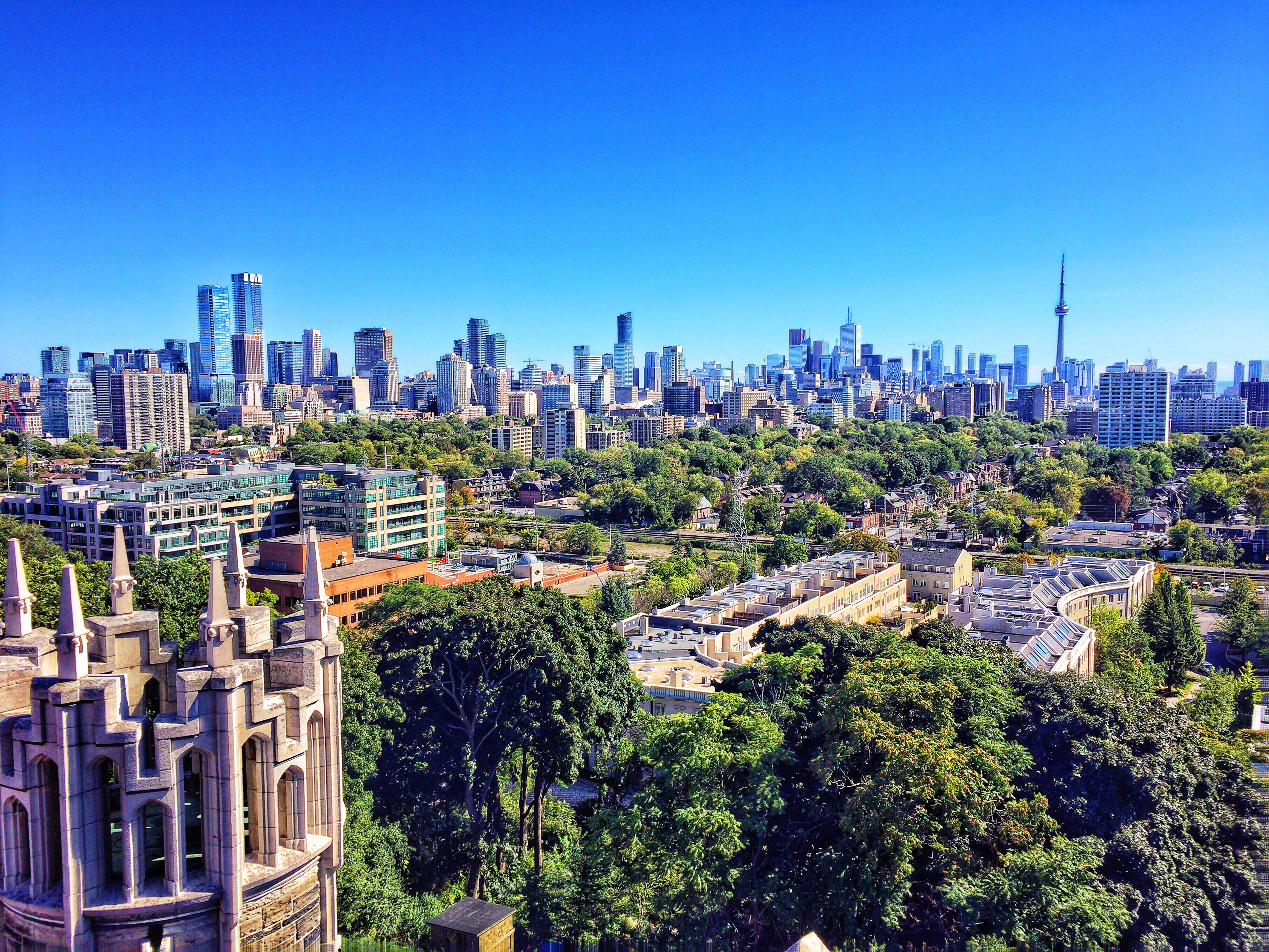 The Best Toronto Neighbourhoods for Students