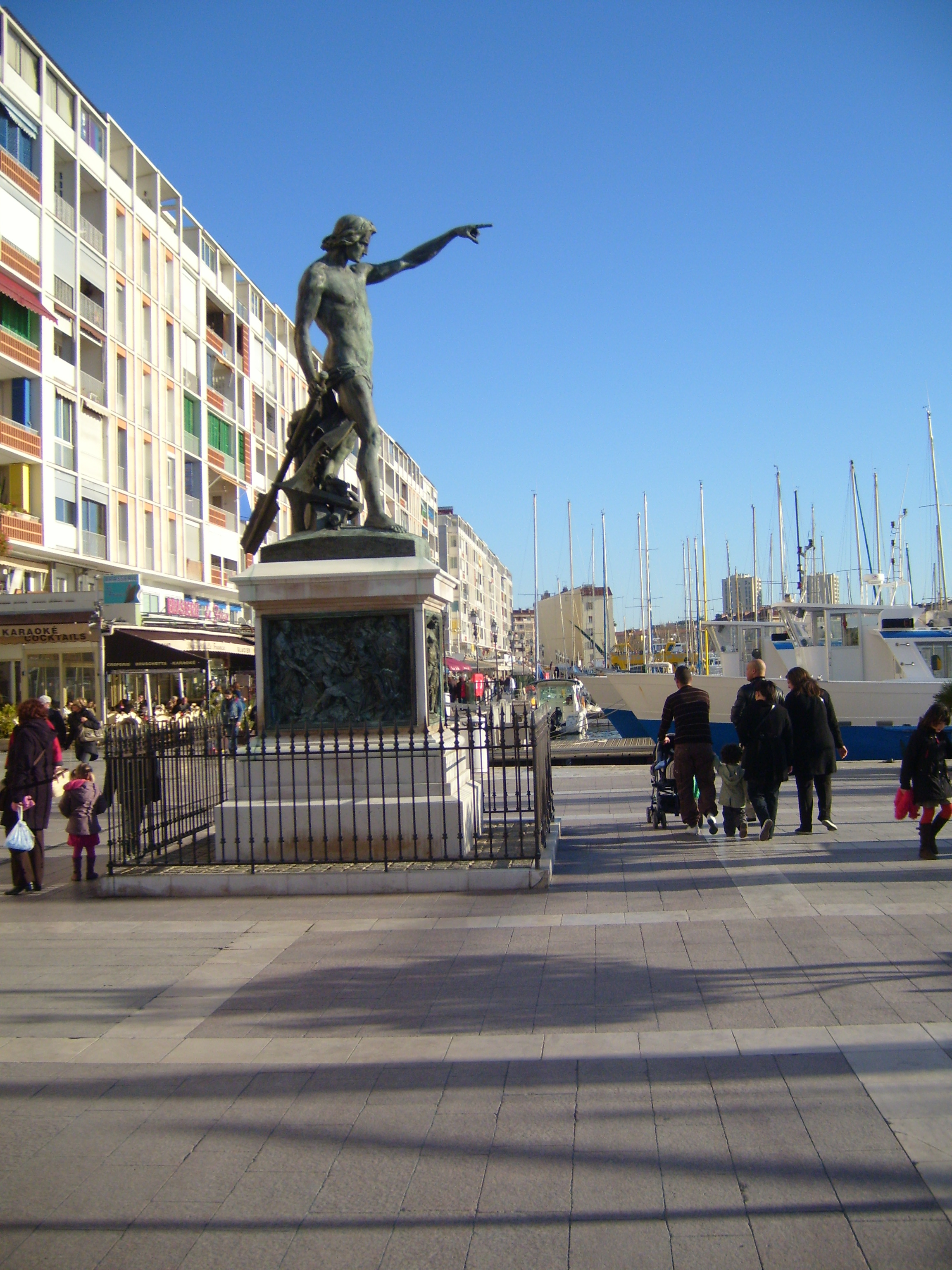 File:Toulon Port Statue.jpg - Wikimedia Commons