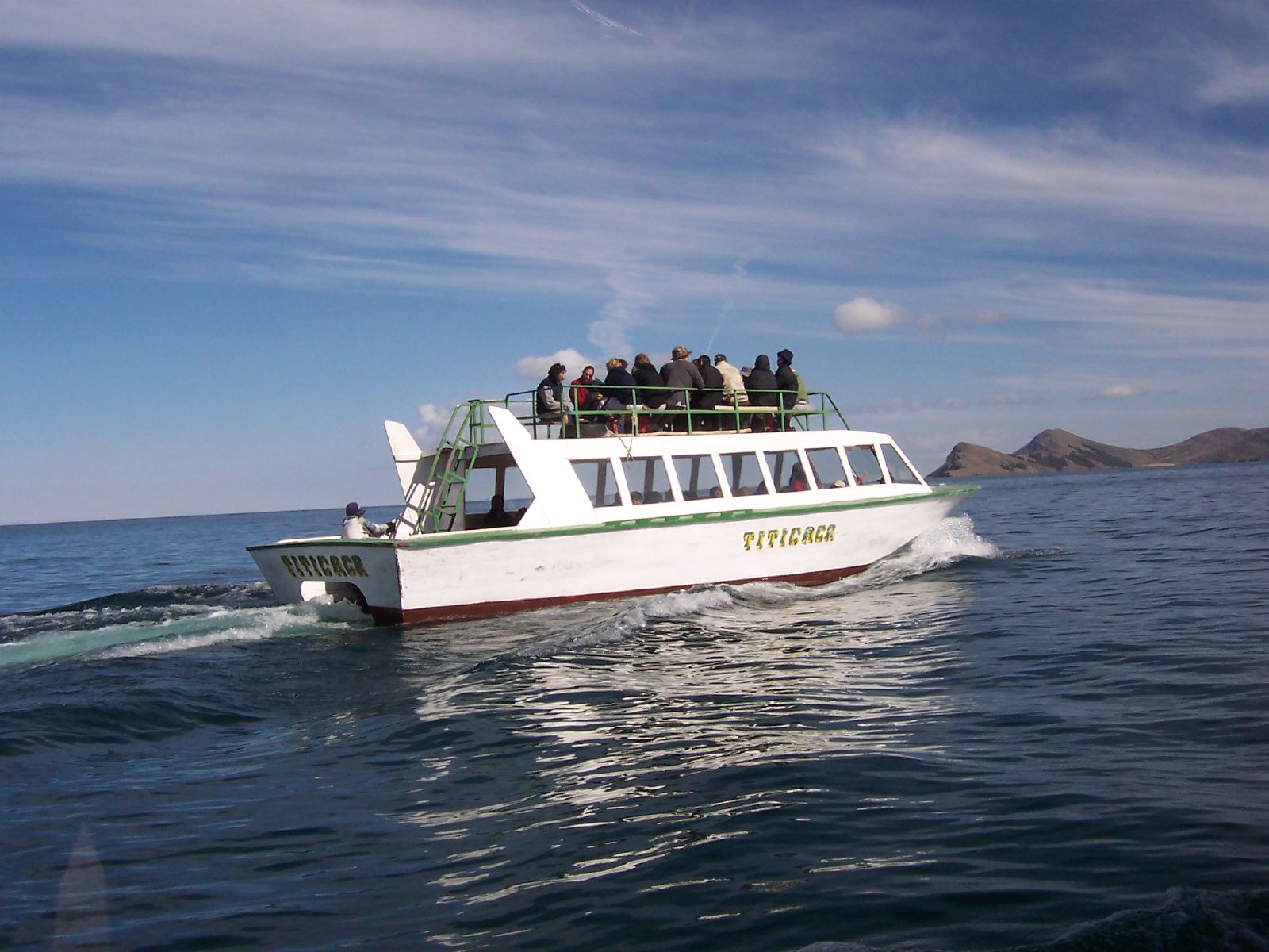 File:Titicaca tourist boat.jpg - Wikimedia Commons