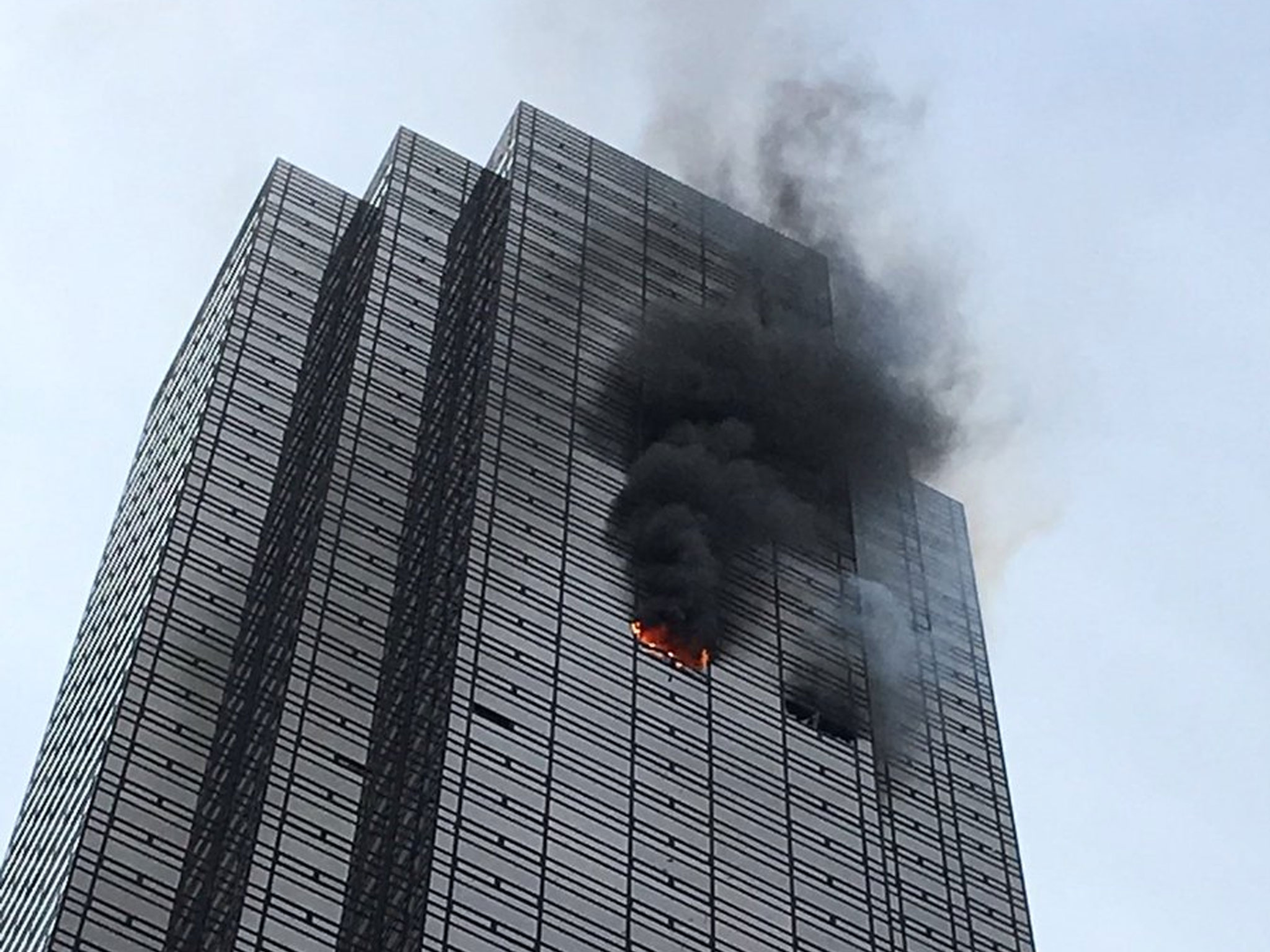 Trump Tower fire: Man dies after blaze breaks out on 50th floor of ...