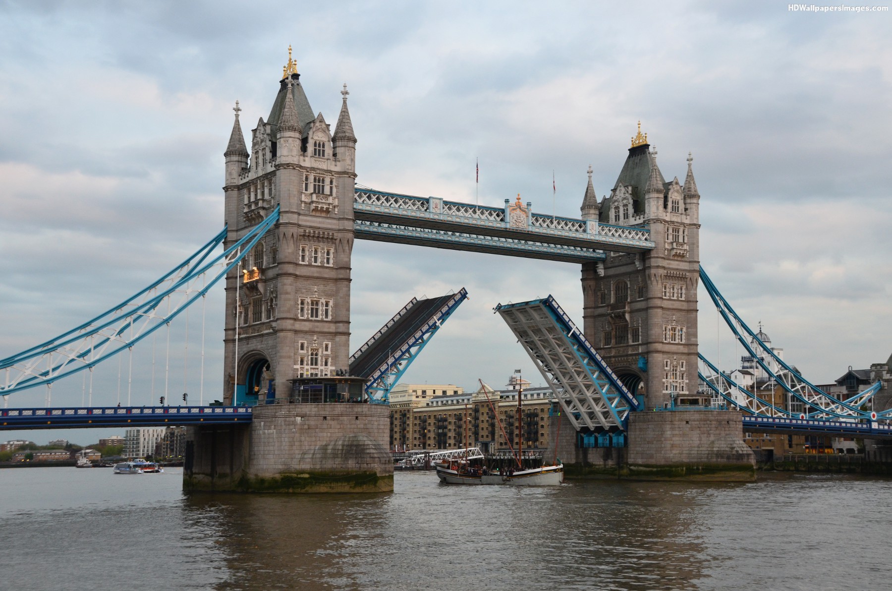 Tower Bridge Open HD Wallpaper, Background Images