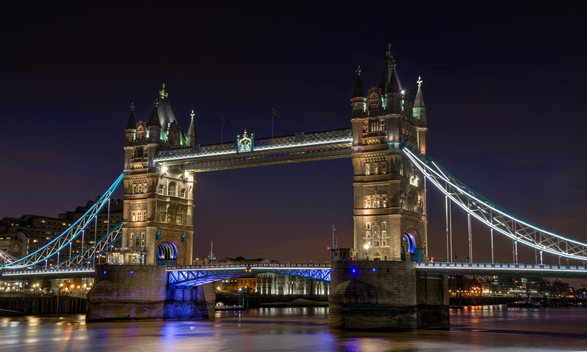 England's Famous Tower Bridge | Budget Travel Warehouse Inc. London ...