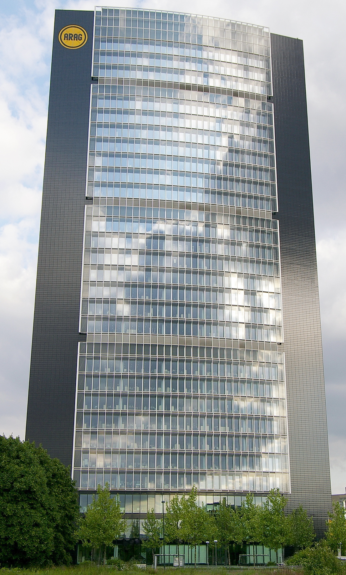 File:ARAG Tower Düsseldorf.jpg - Wikimedia Commons