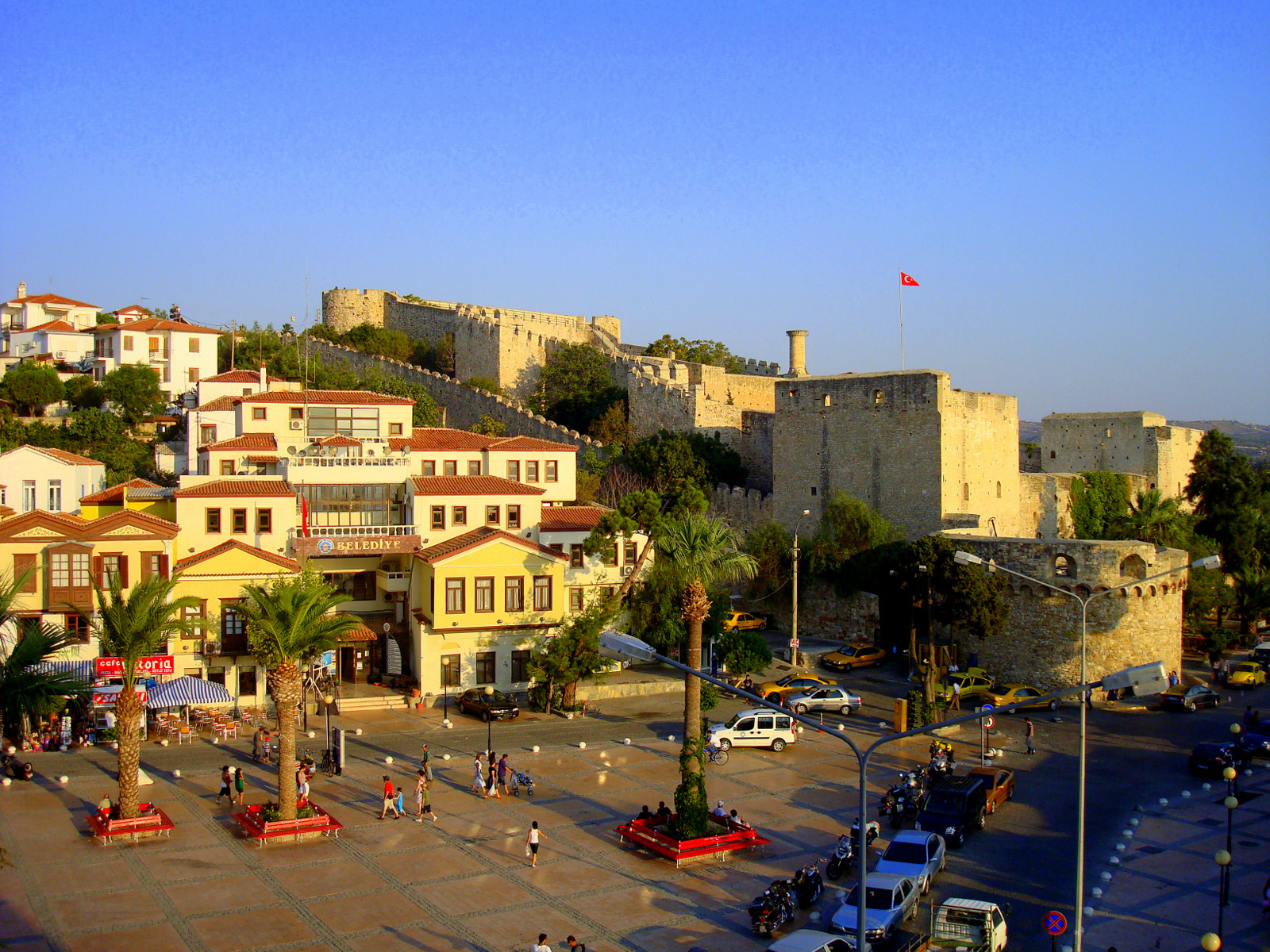 File:Turkish.town.cesme.jpg - Wikimedia Commons