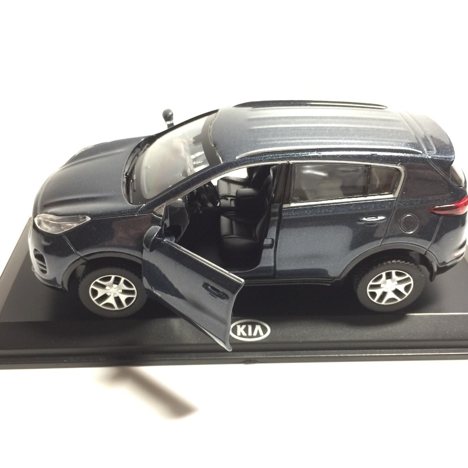 Kia Sportage QL 1:38 Diecast Toy Car – EzyAUTO